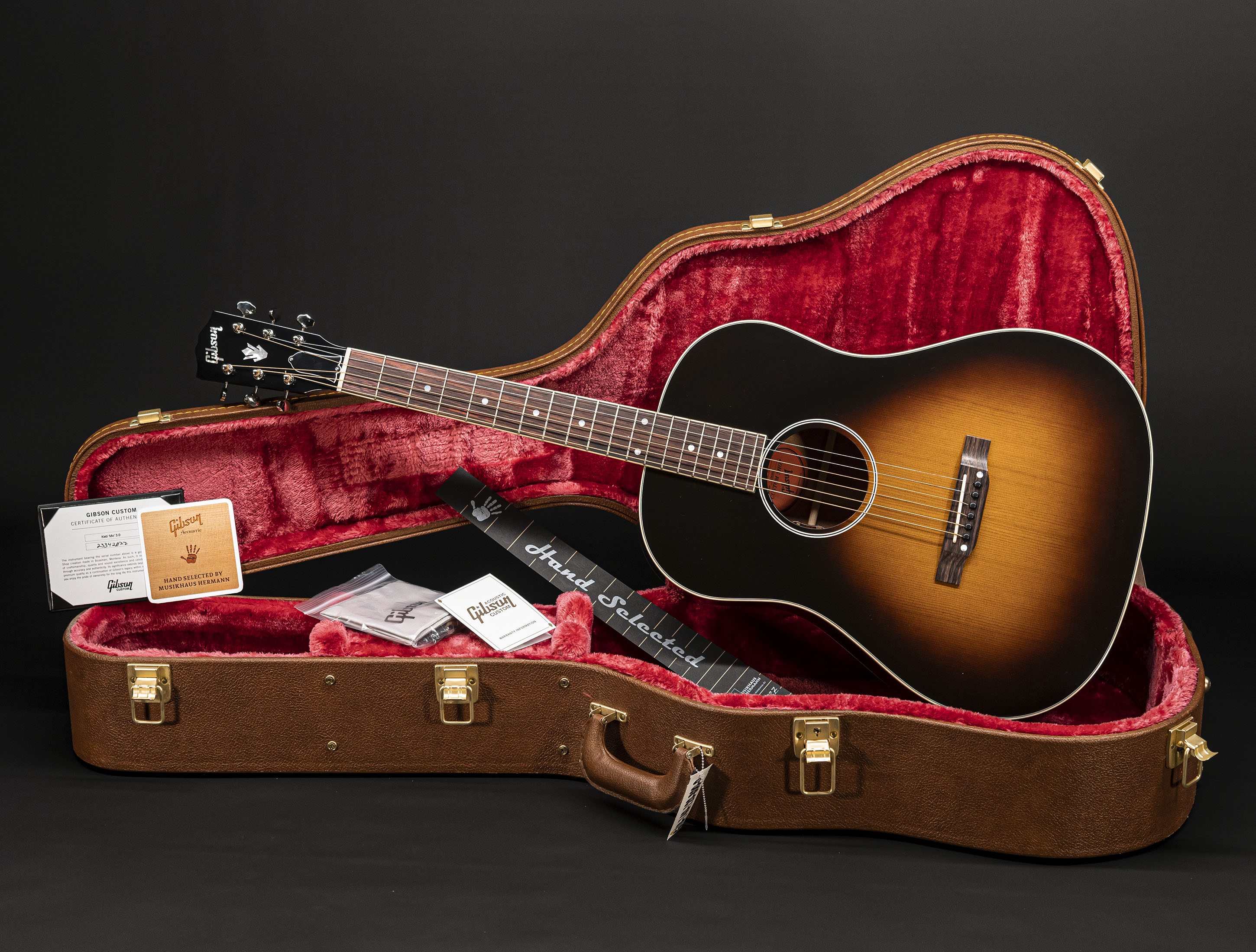 Galerie anzeigen (27 Bilder) a130234-gibson-keb-mo-3-0-j-45-12-fret