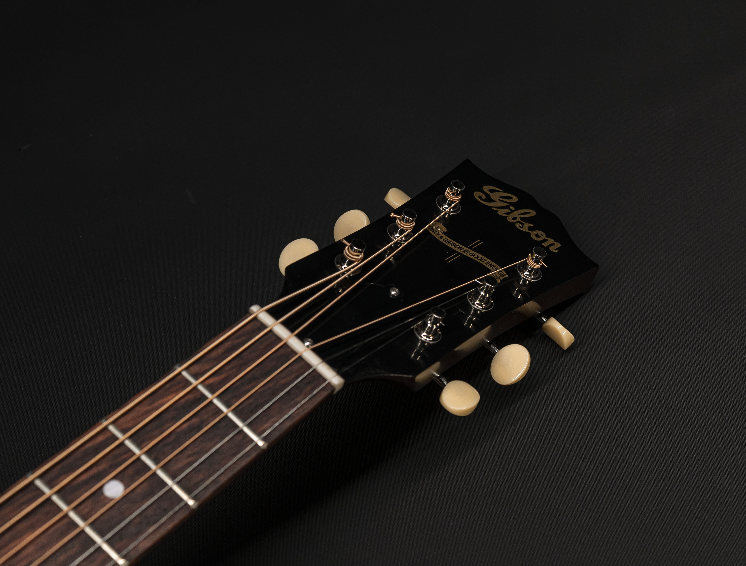 Show gallery (24 images) a133371 gibson-lg-2-1942-banner-vintage-sunburst