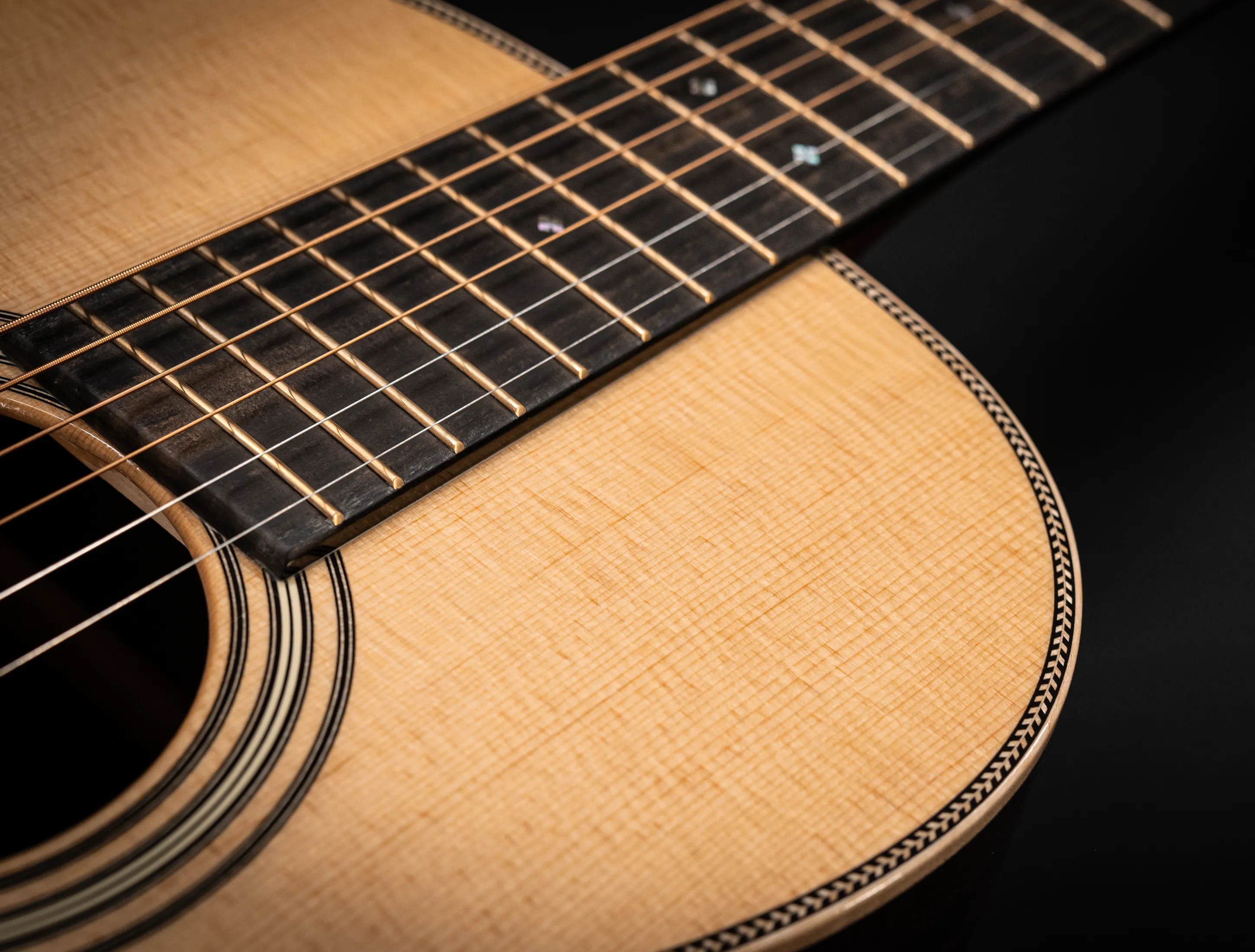 Show gallery (31 images) a170896 Martin 012-28 12-Fret Modern Deluxe Musikhaus-Hermann