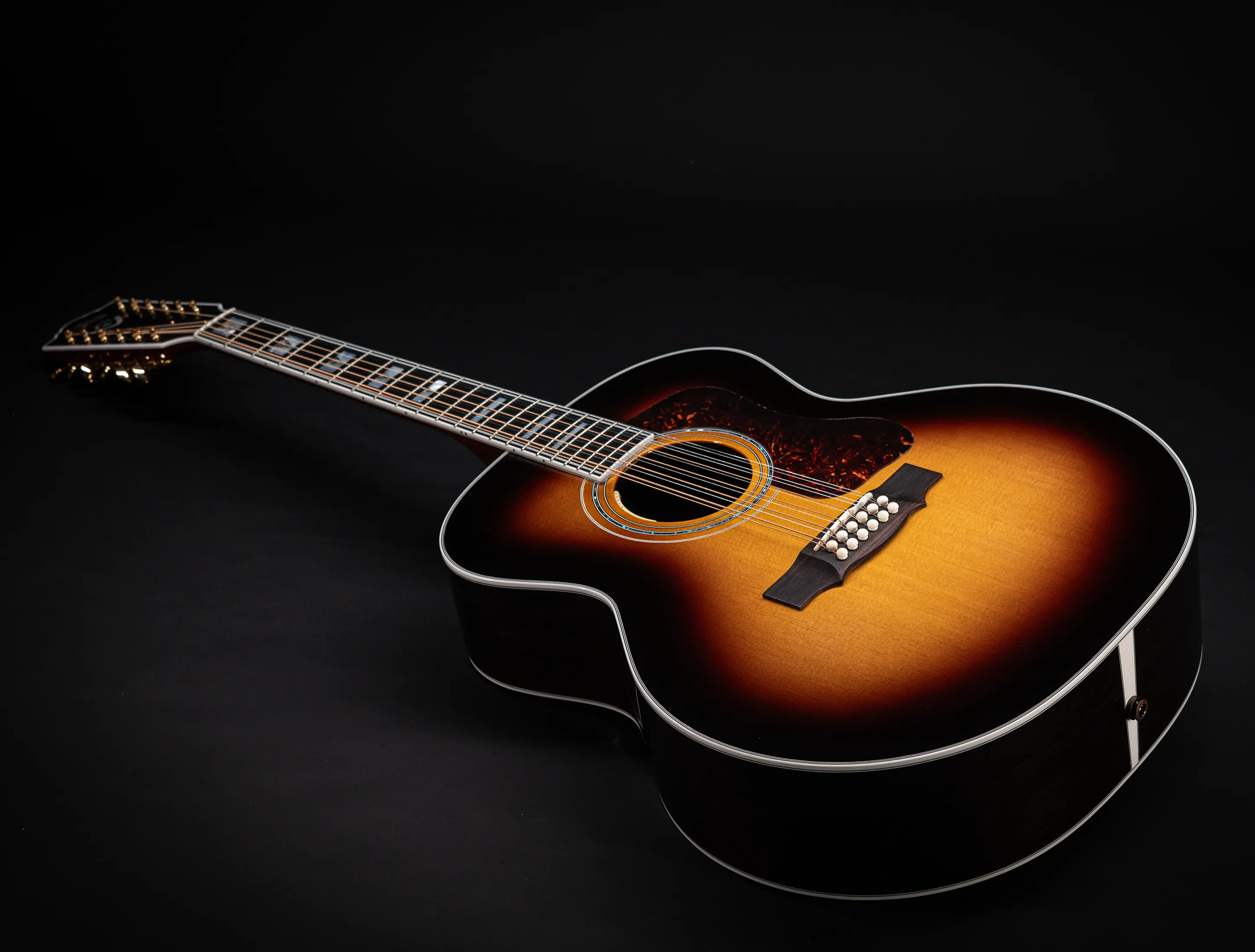 a175756-Guild-F-512E-ATB-Antique-Sunburst-L.R.Baggs-12-Saitig-USA-Musikhaus-Hermann-