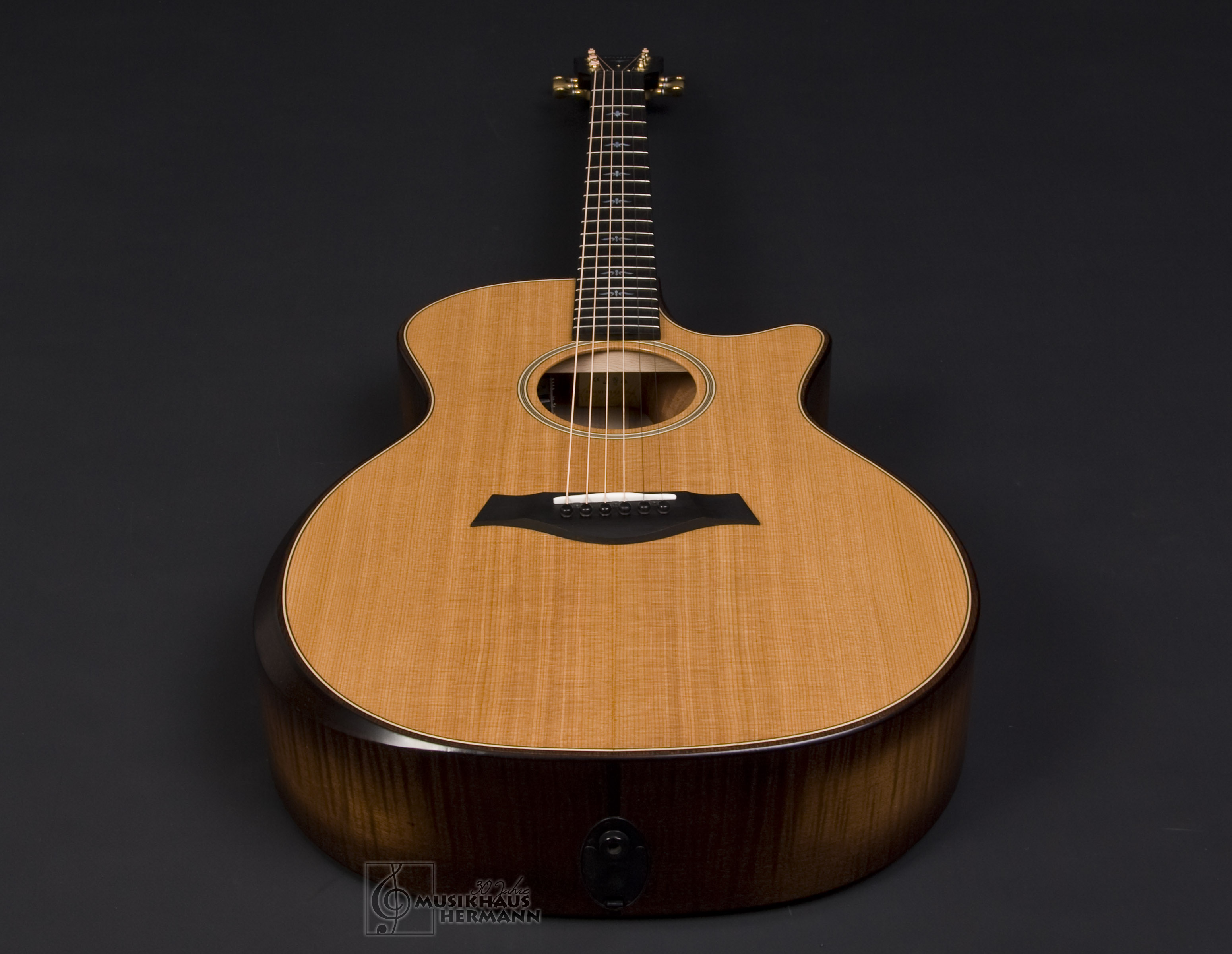 Show gallery (14 images) a7-0325-taylor-614ce-builders-edition-nt-natural