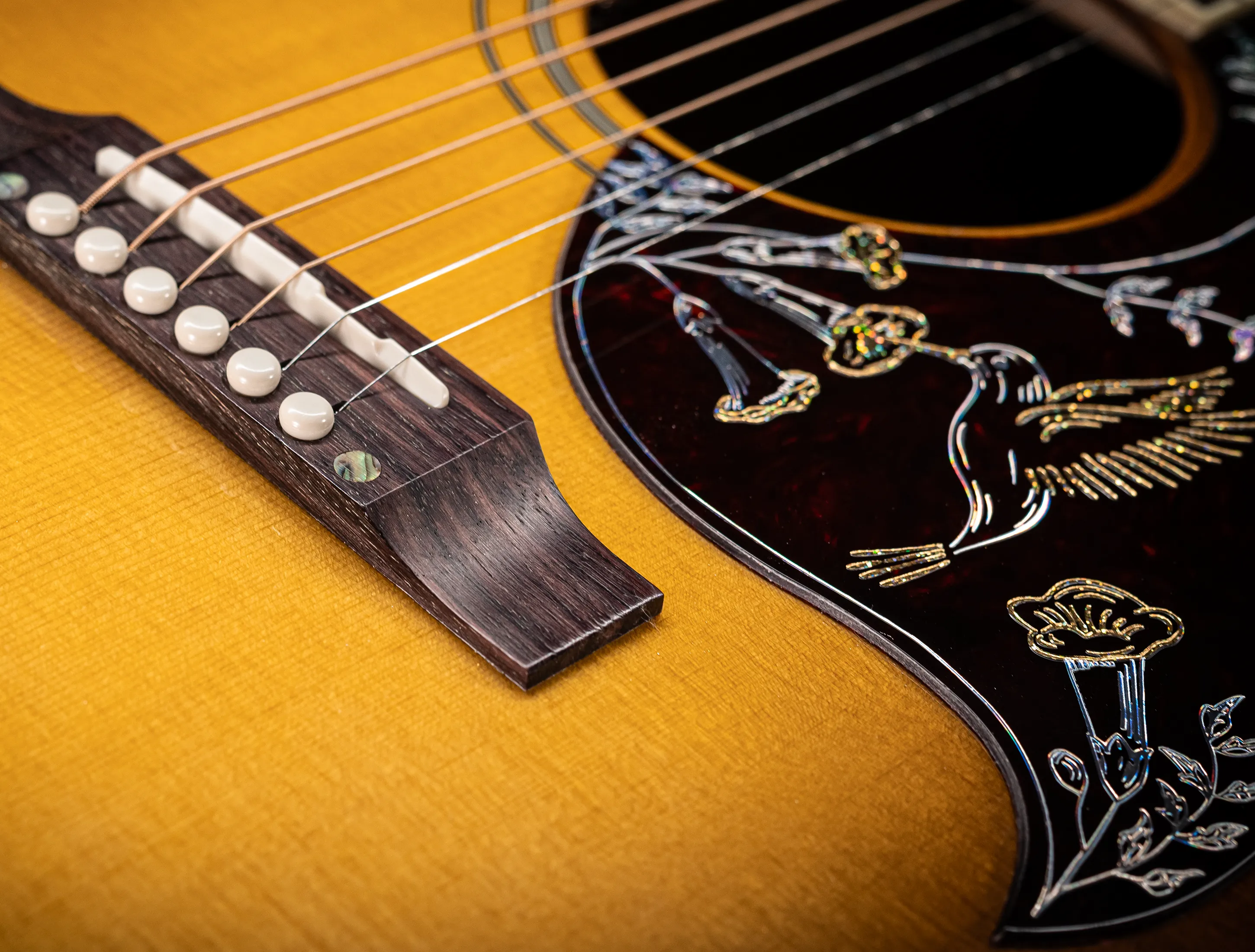 Gibson Hummingbird Elegant Koa - Honey Burst