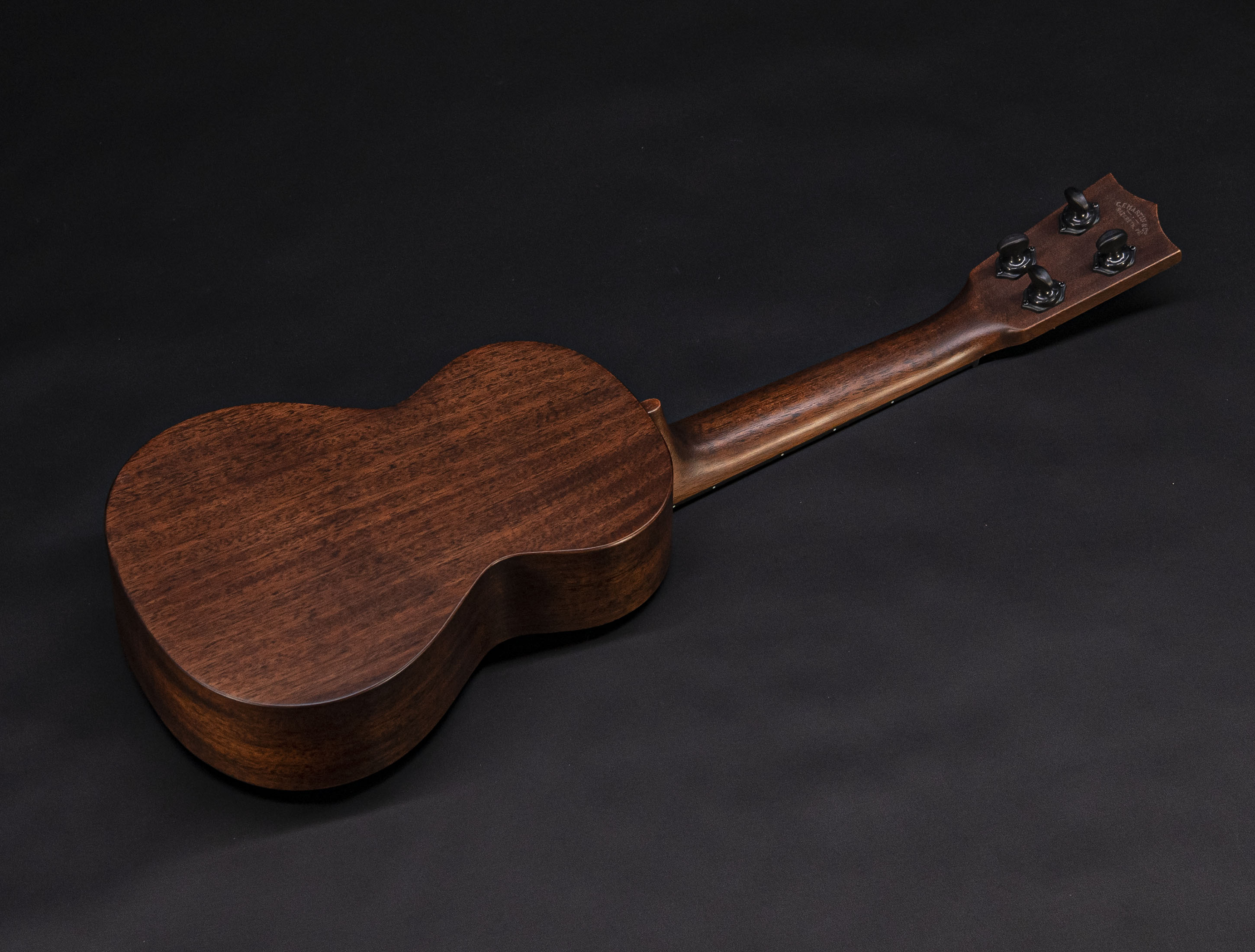 Galerie anzeigen (17 Bilder) a10-8948-martin-concert-fsc-uke-ukulele