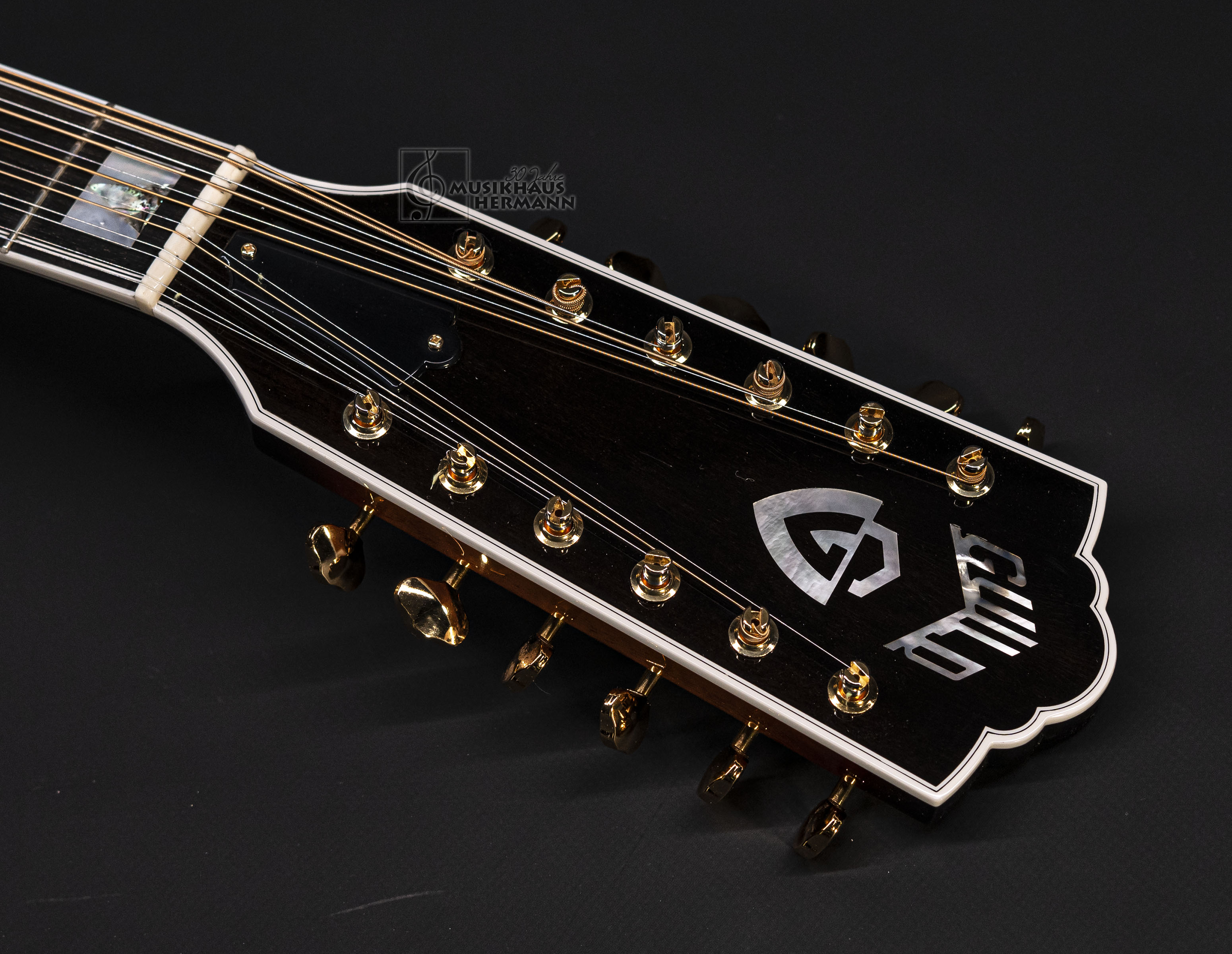 Galerie anzeigen (20 Bilder) a9-1378-guild-f512e-maple-atb