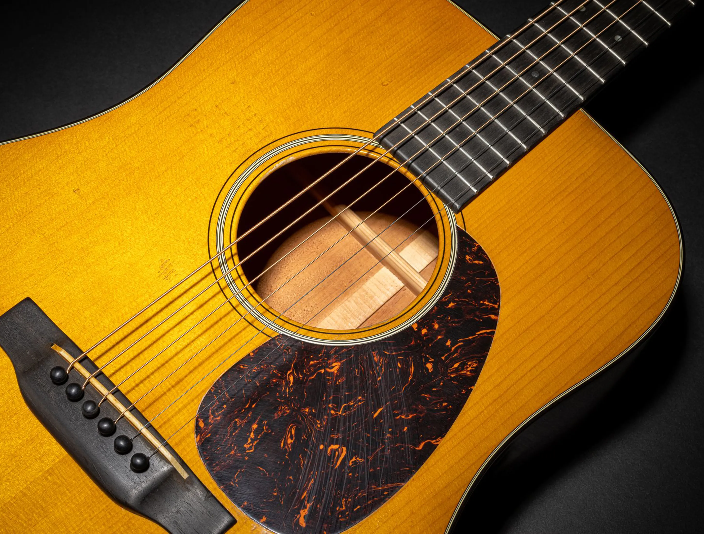 Galerie anzeigen (3 Bilder) MDAUTH18A001