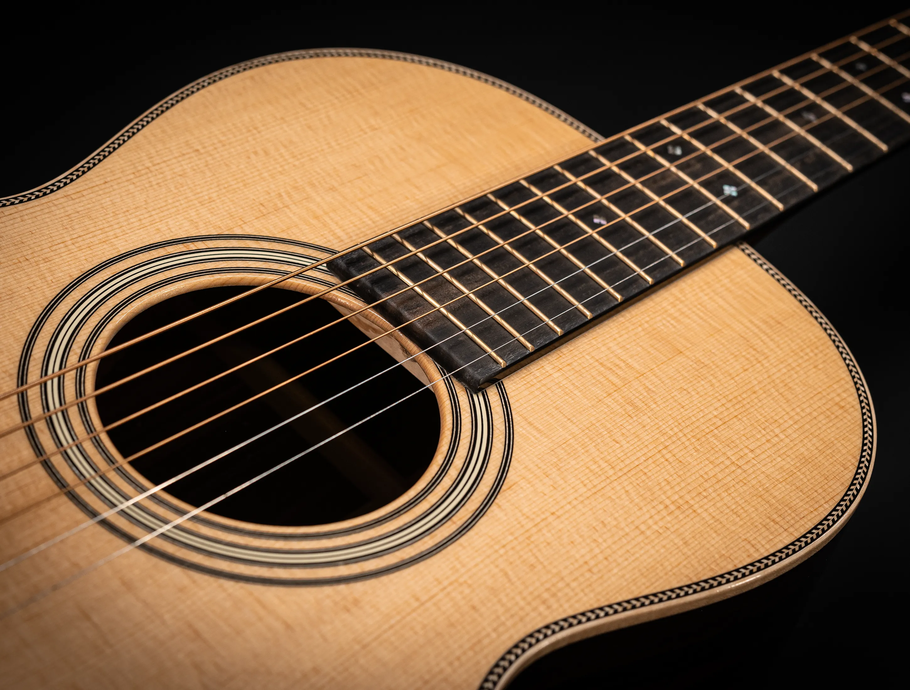 Show gallery (31 images) a170894 Martin 012-28 12-Fret Modern Deluxe Musikhaus-Hermann