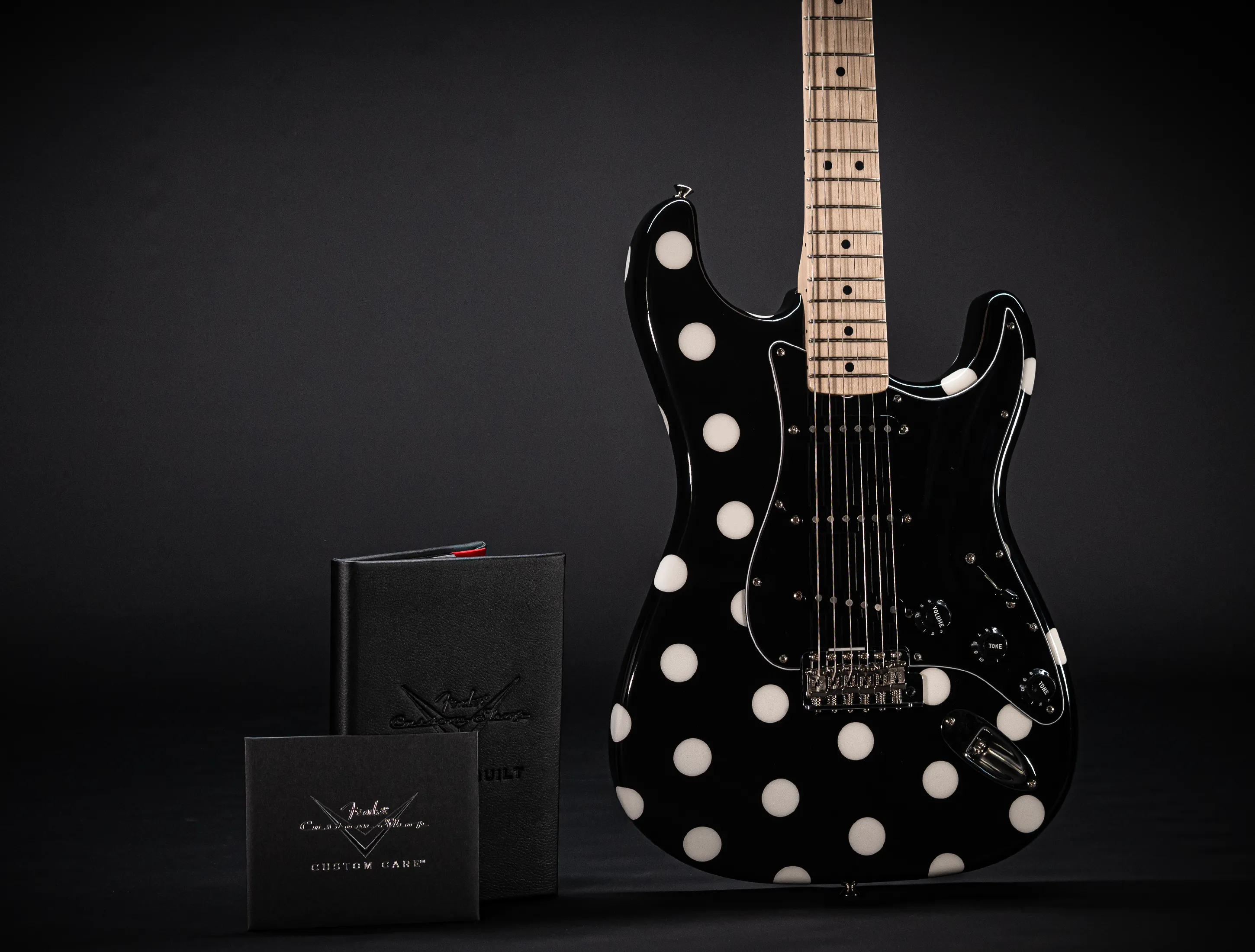 Fender Masterbuilt David Brown BUDDY GUY Polka Dot Stratocaster