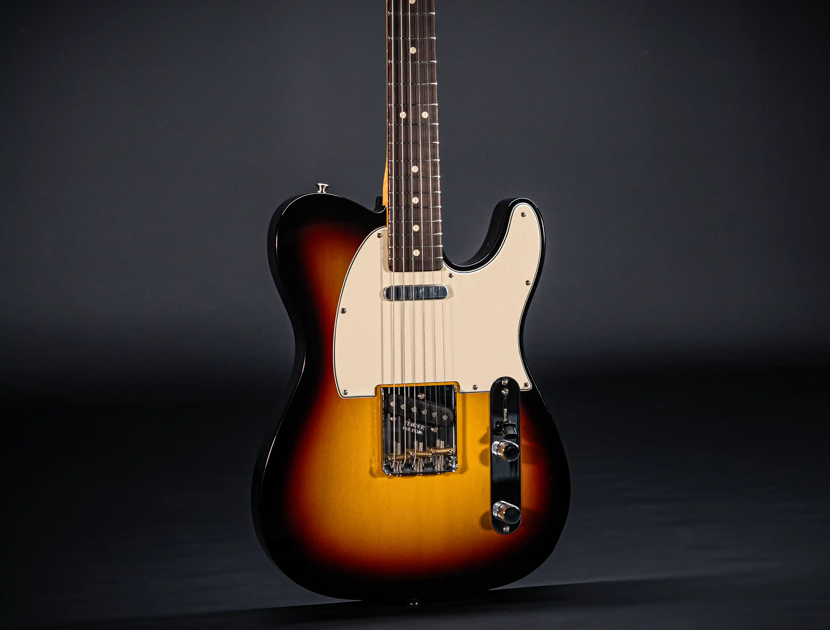 a154604 Fender-MBD-Limited-1963-Telecaster-Timeless-NOS-flame-Neck-Sunburst