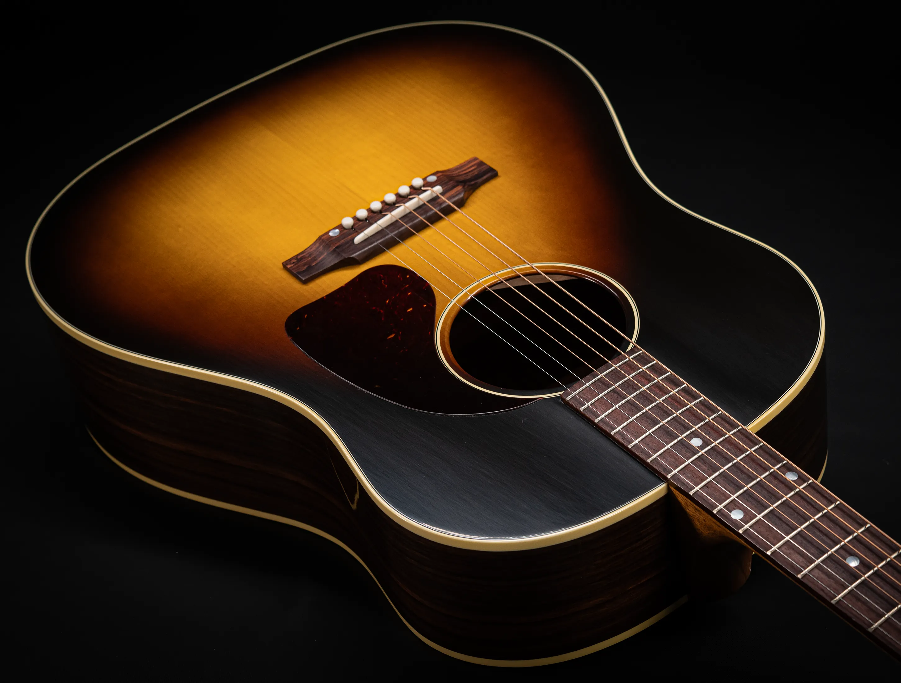 Show gallery (30 images) a175819-Gibson-J-45-Rosewood-EARLY-50s-Golden-Era-Custom-Shop-Adirondack-Vintage-Sunburst-Musikhaus-Hermann-
