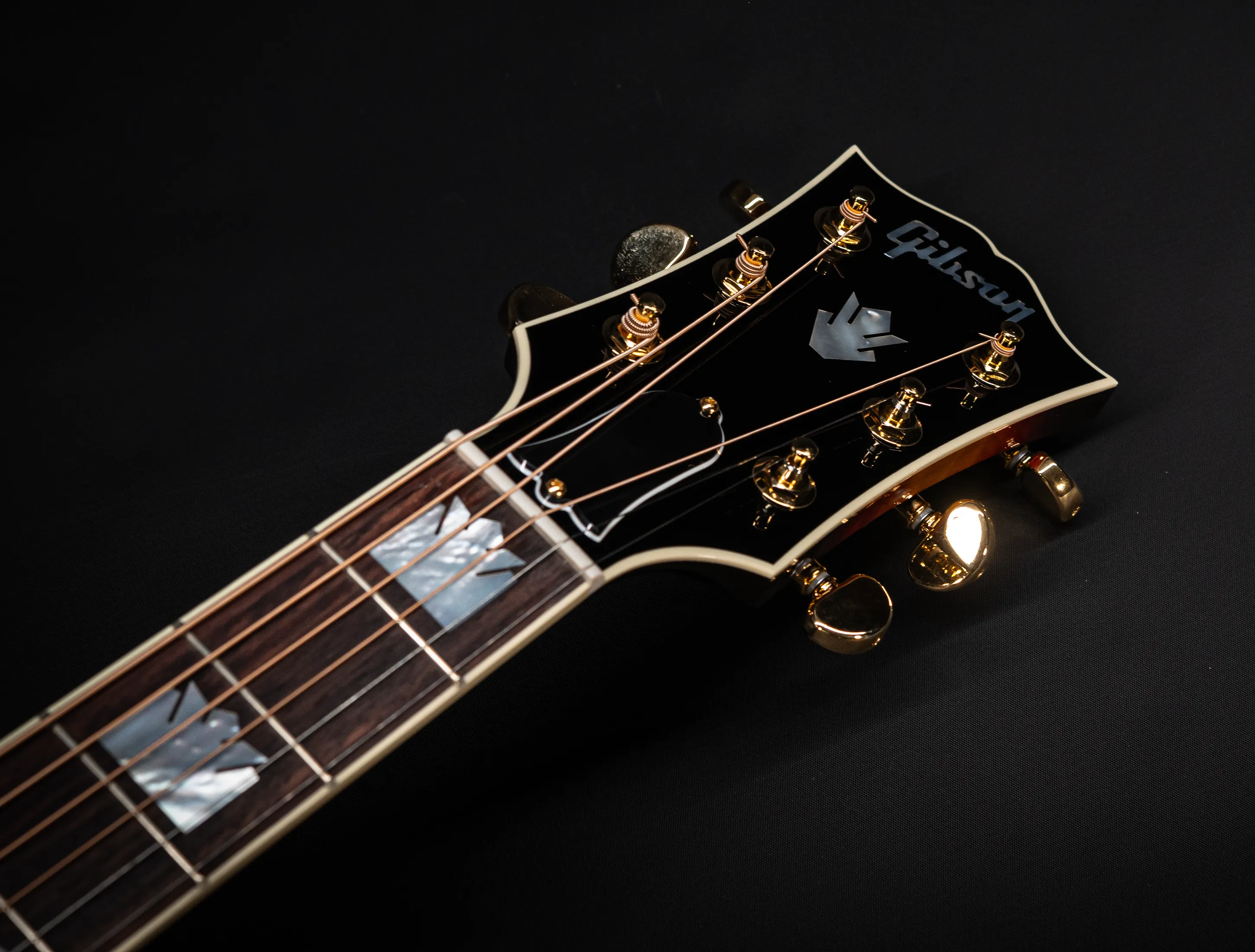a173689 Gibson SJ-200 Standard Tri Burst MCJB20TB musikhaus-hermann