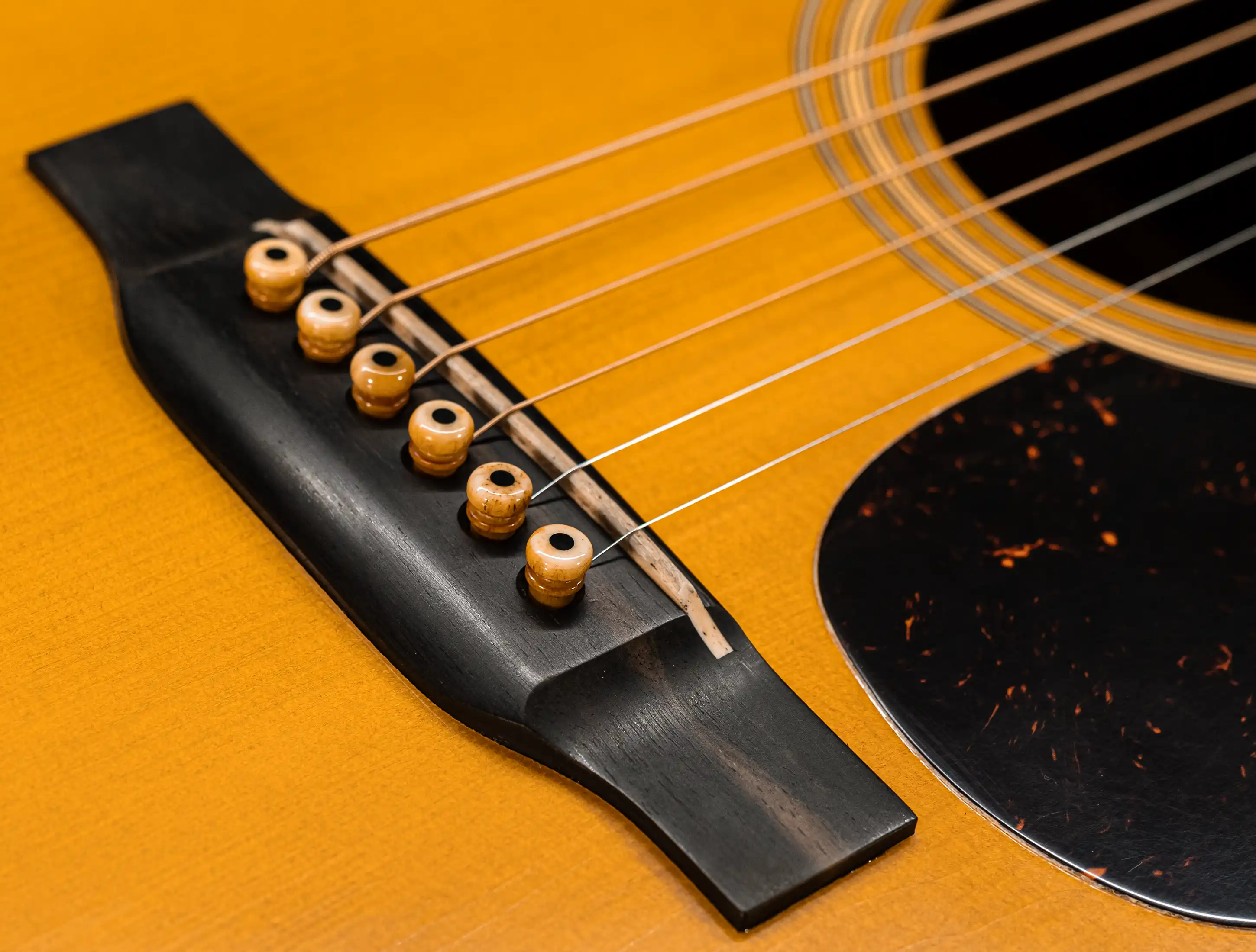 Show gallery (23 images) a154268 Martin-Custom-Shop-000-28-Authentic-1937-Vintage-Low-Gloss-Stage-1-Aging