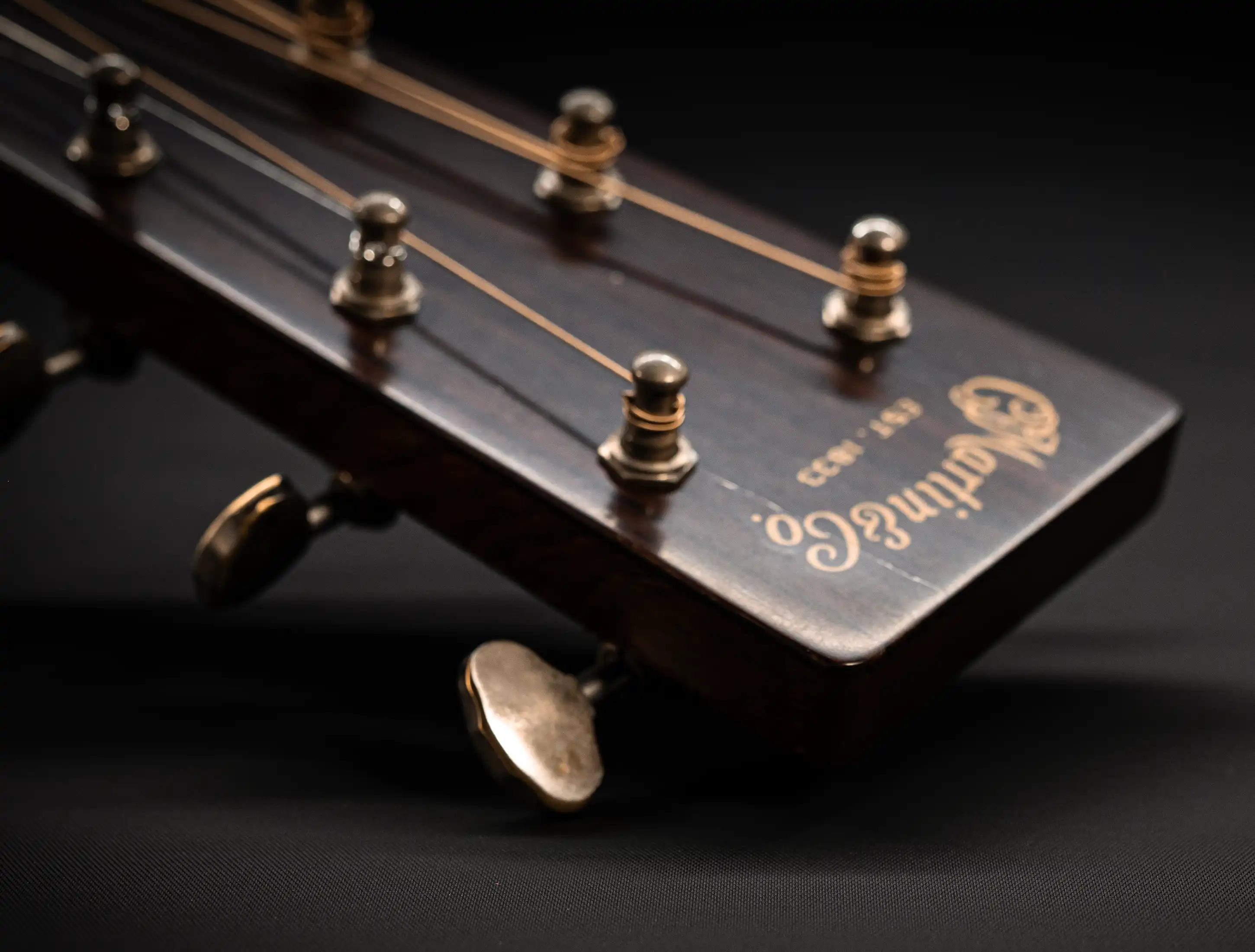 Show gallery (23 images) a154281 Martin-Custom-Shop-000-28-Authentic-1937-Vintage-Low-Gloss-Stage-1-Aging