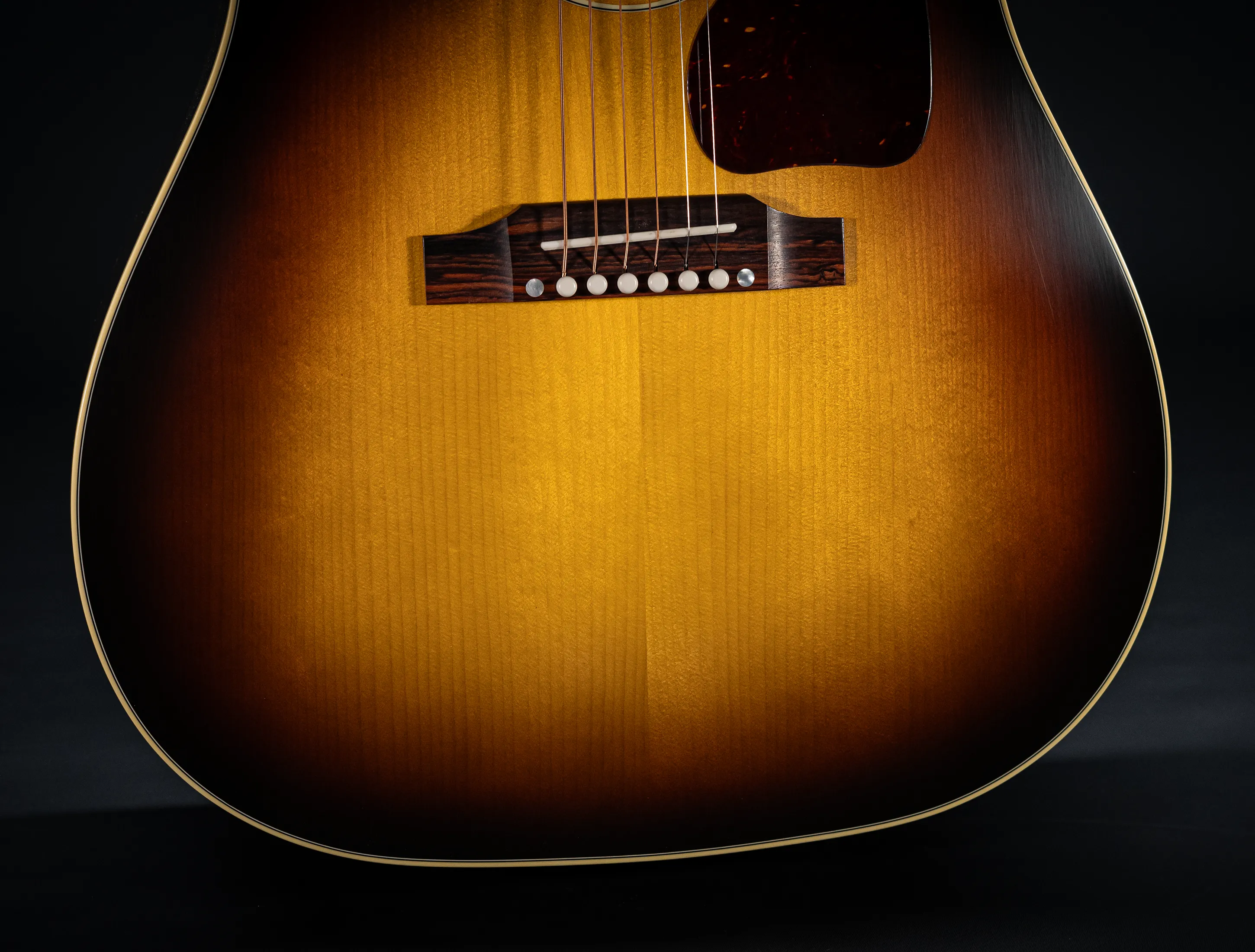 Show gallery (30 images) a175829-Gibson-J-45-Rosewood-EARLY-50s-Golden-Era-Custom-Shop-Adirondack-Vintage-Sunburst-Musikhaus-Hermann-