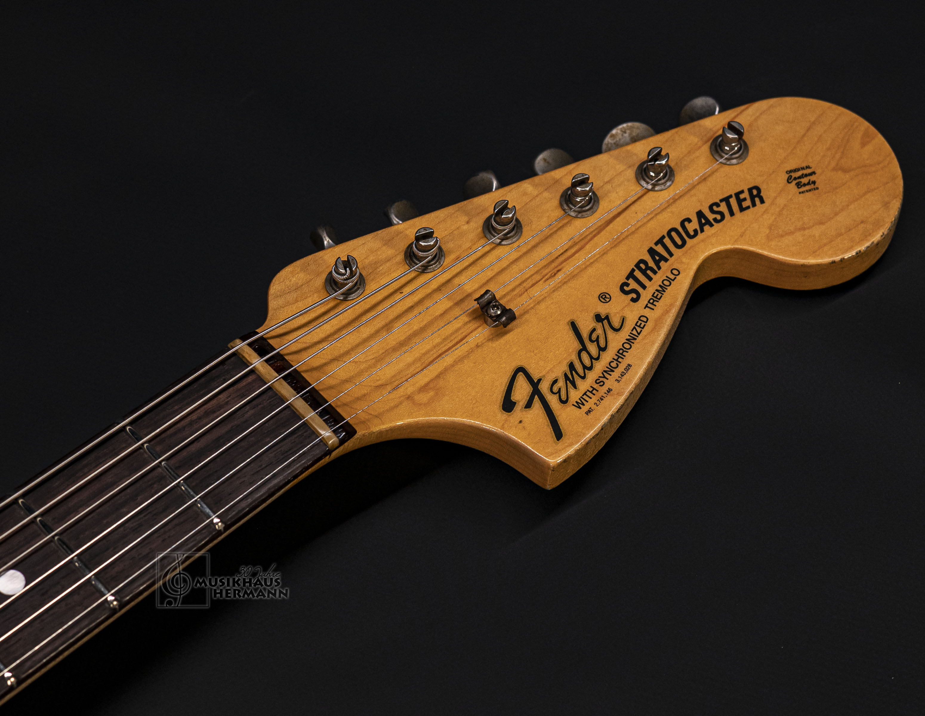 Galerie anzeigen (21 Bilder) a9-4218 fender-custom-shop-michael-landau-1968-stratocaster-3-color-sunburst