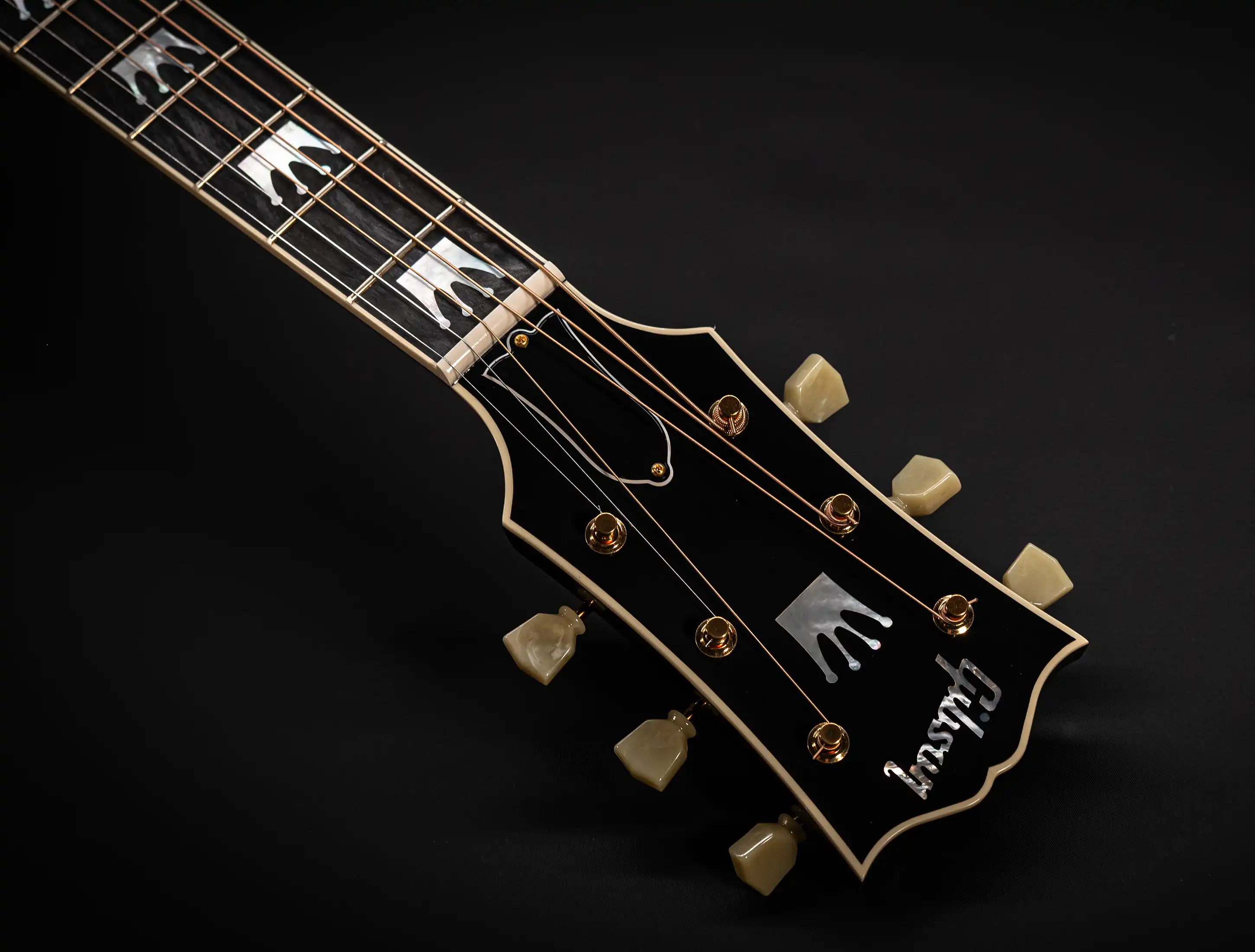 Show gallery (26 images) a154131 Gibson-SJ-200-King-Crown-of-Rock-and-Roll-Custom-Shop