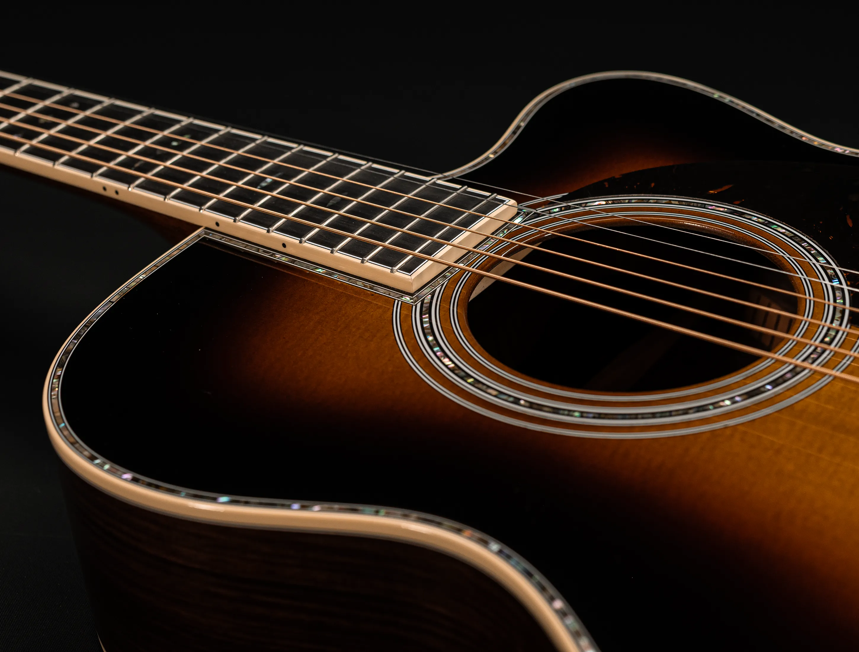 Show gallery (33 images) a162217 Martin 000-42C Custom Shop Golden Era Cutaway 1935 Sunburst