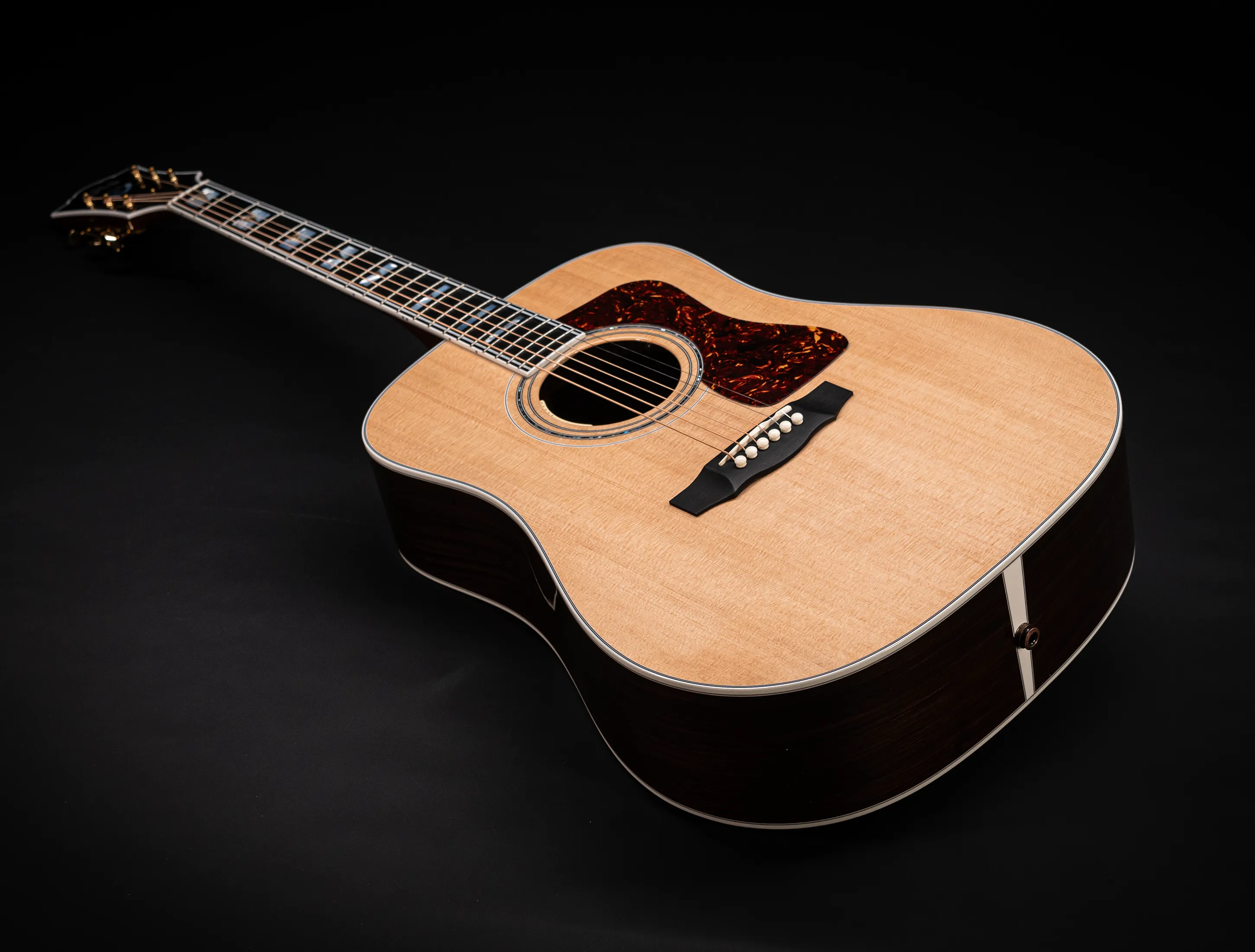 Galerie anzeigen (27 Bilder) a161219 Guild D-55E Natural L.R.Baggs USA