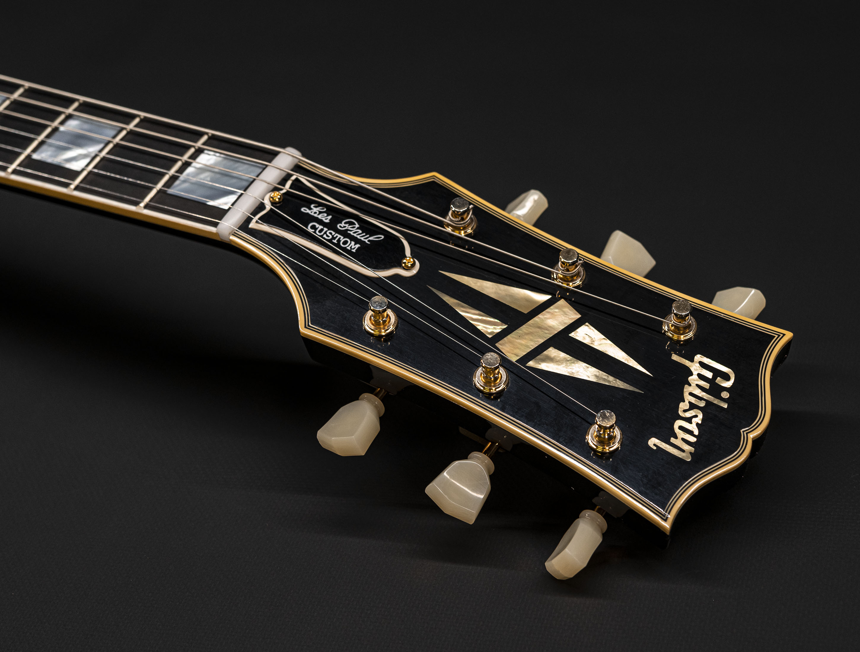 Galerie anzeigen (26 Bilder) a115976-gibson-les-paul-custom-1957-reissue-3-pickup-vos-ebony