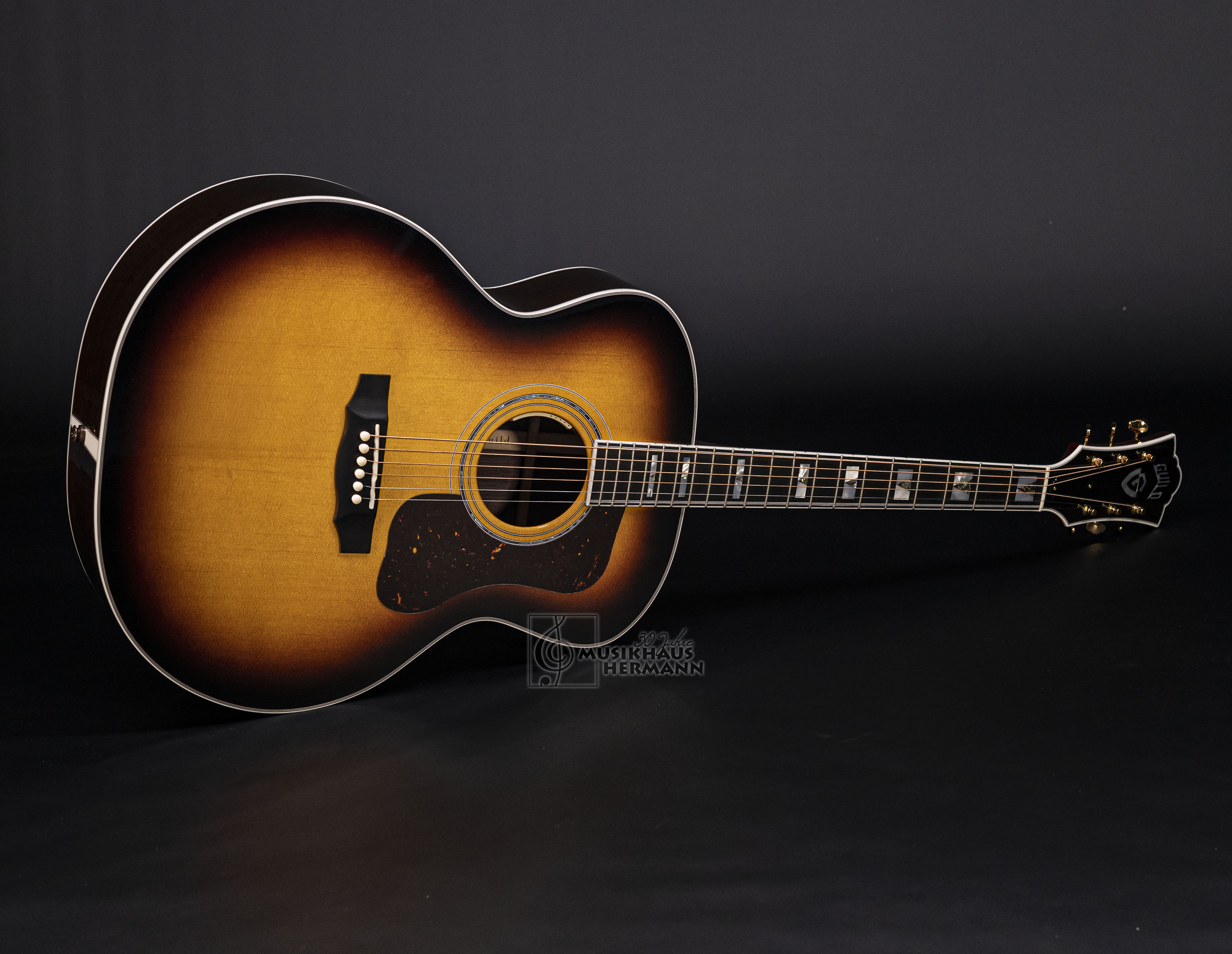Galerie anzeigen (19 Bilder) a10-4178-guild-f-55e-atb-antique-sunburst-l-r-baggs