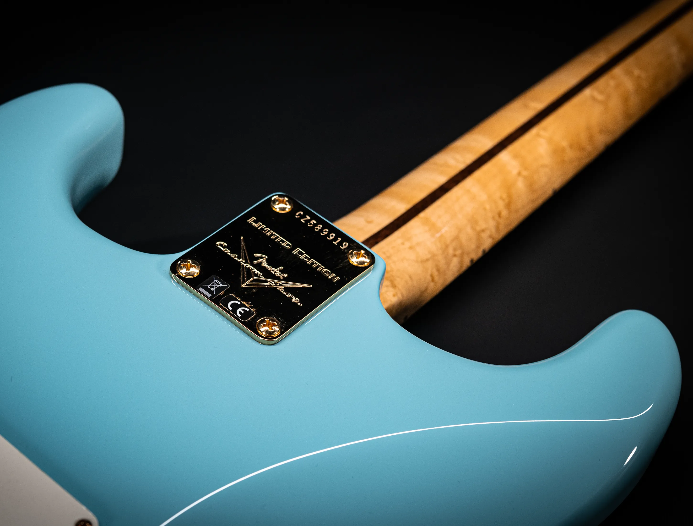 Fender 1959 Limited Stratocaster NOS Birdseye Neck Gold Hardware - Daphne Blue