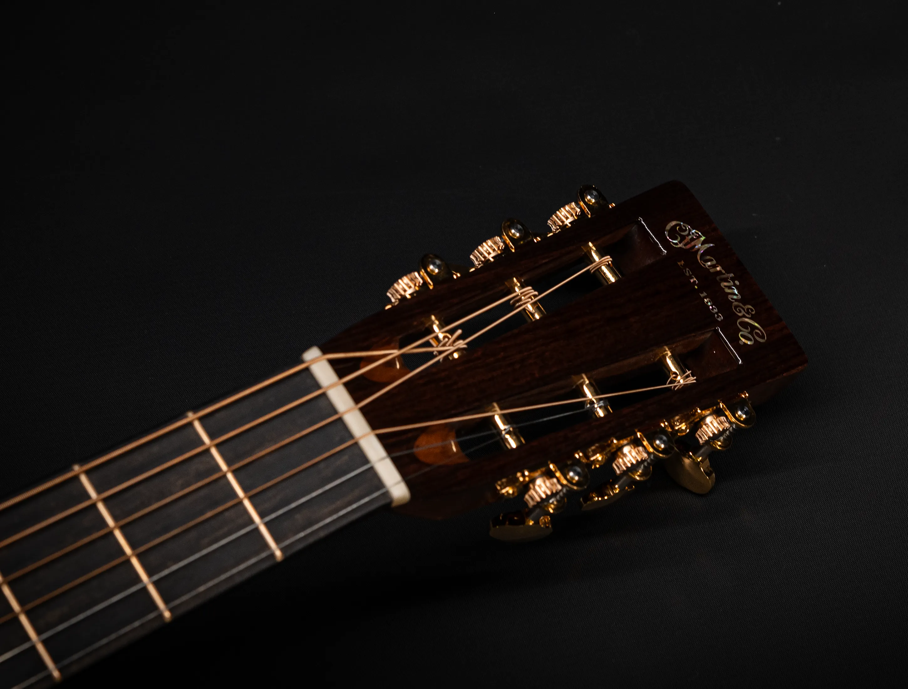 Show gallery (31 images) a170901 Martin 012-28 12-Fret Modern Deluxe Musikhaus-Hermann