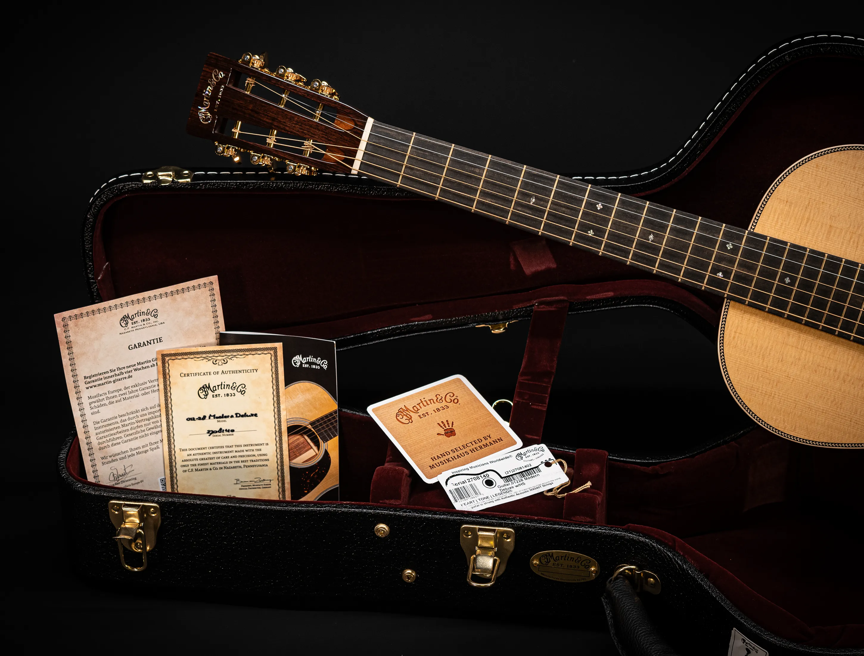 Show gallery (31 images) a170891 Martin 012-28 12-Fret Modern Deluxe Musikhaus-Hermann