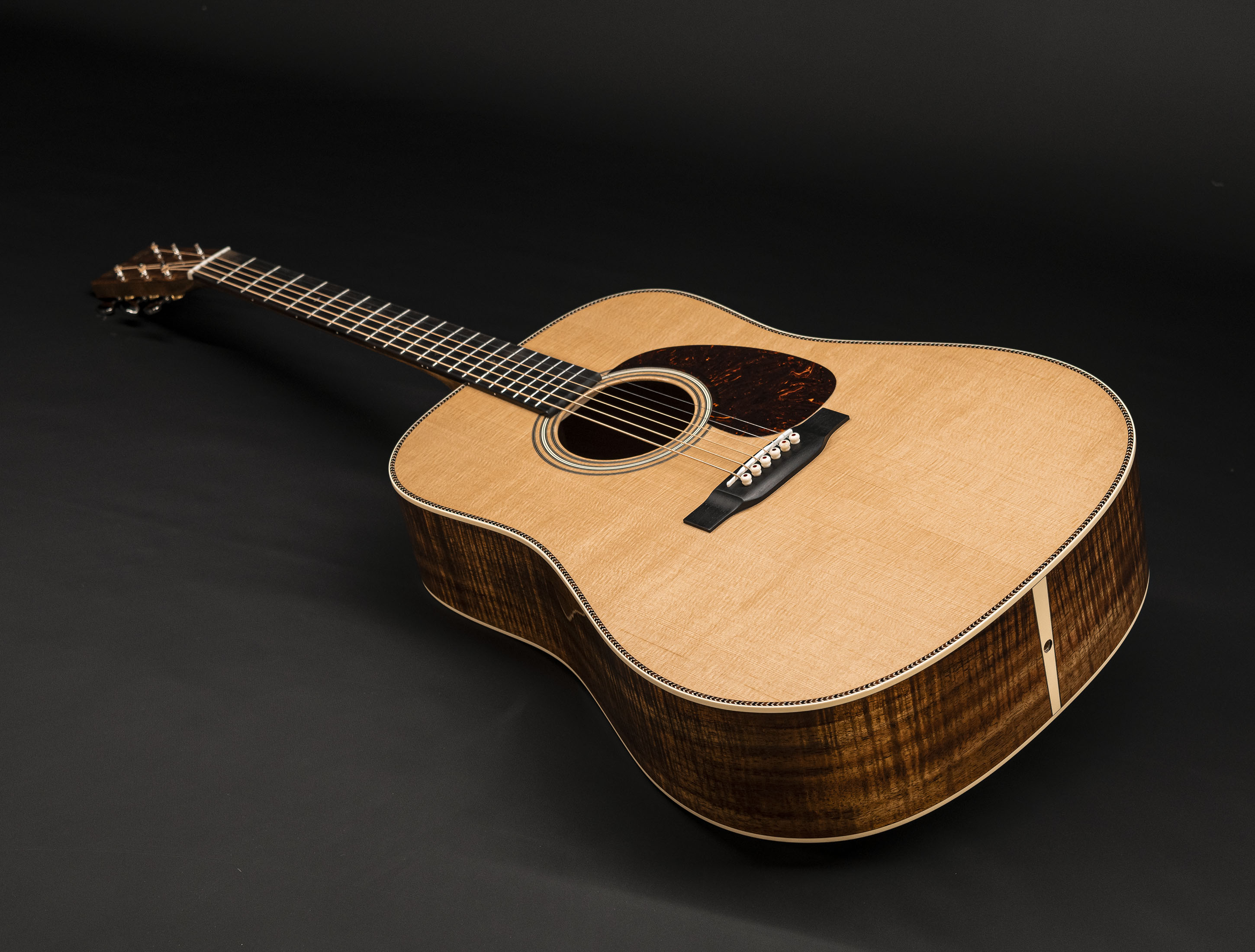 a128156-Martin-Custom-Shop-Super-D-High-Flame-Koa a128156-martin-custom-shop-super-d-high-flame-koa