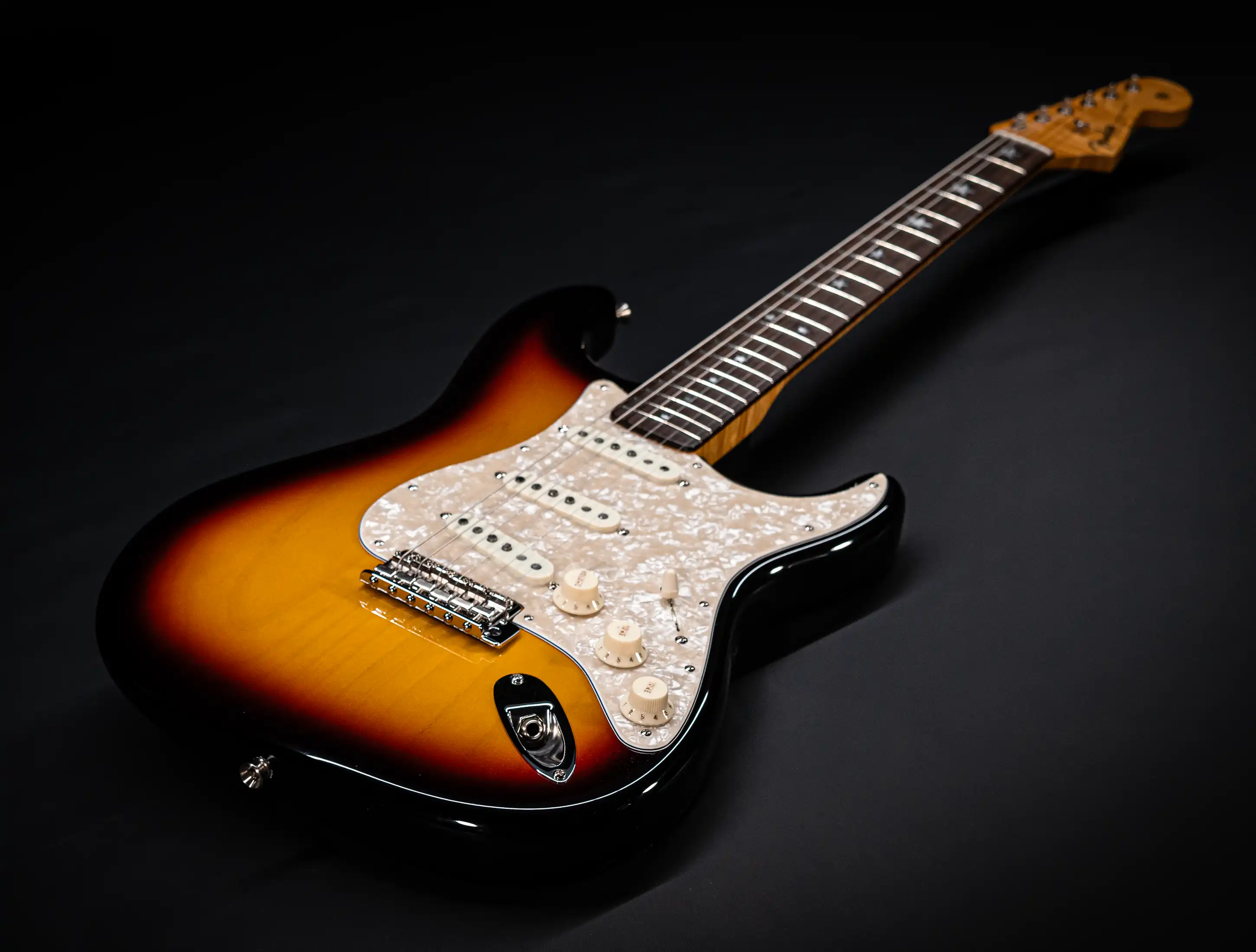 a154610 Fender-MBD-Limited-60s-STARS-Stratocaster-NOS-flame-Neck-Sunburst