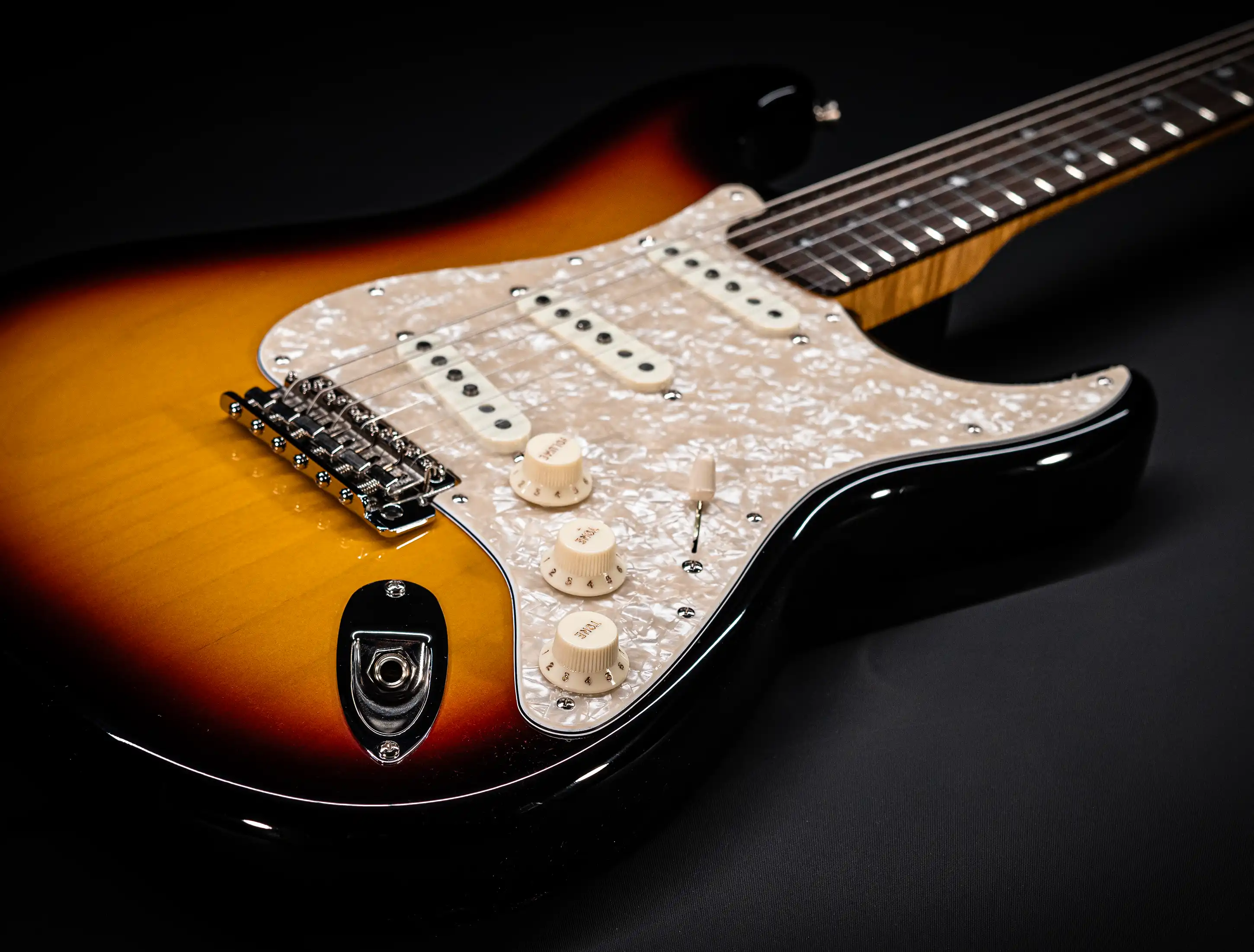 a154616 Fender-MBD-Limited-60s-STARS-Stratocaster-NOS-flame-Neck-Sunburst