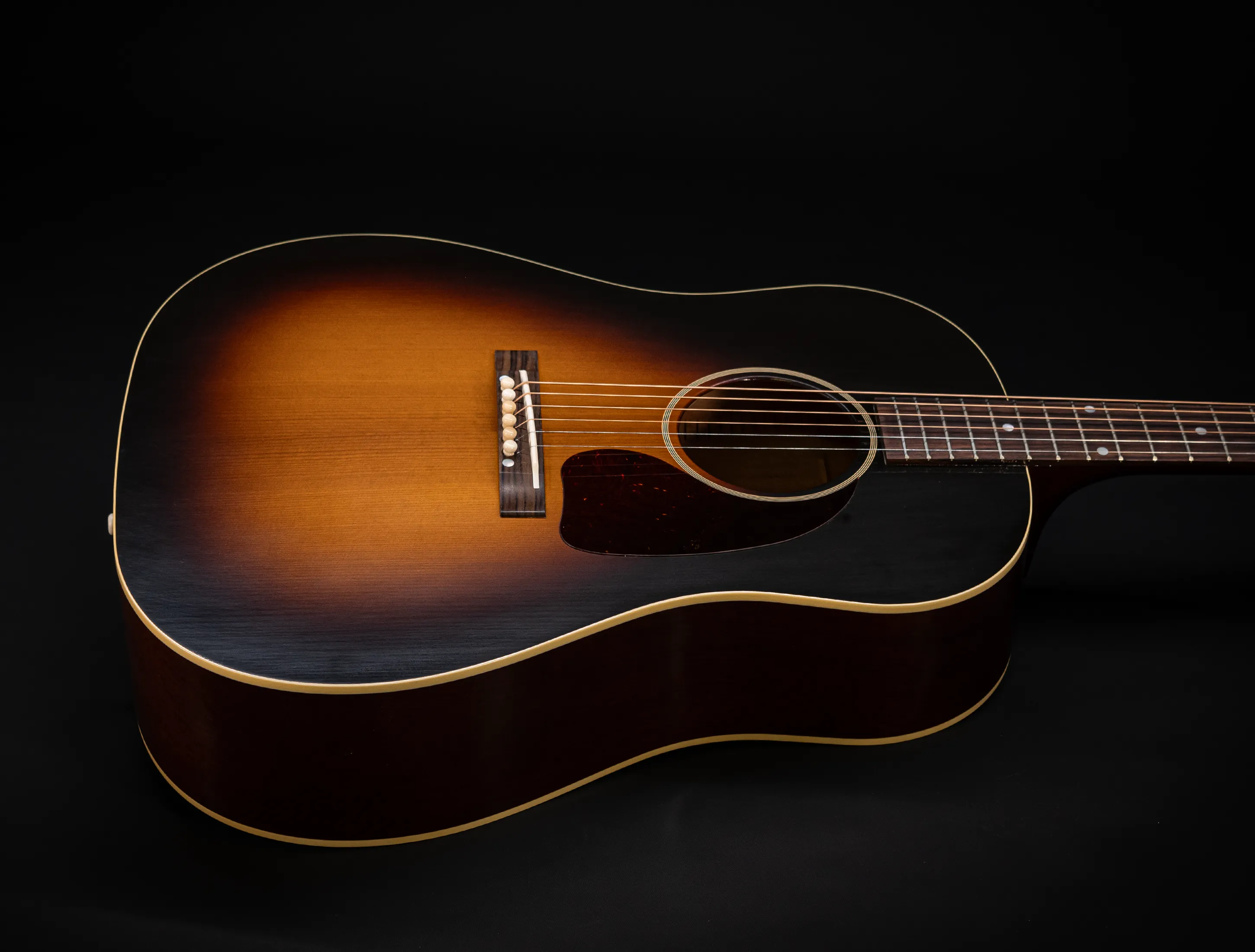 Galerie anzeigen (21 Bilder) a165384 Gibson J-45 1942 Banner - Vintage Sunburst