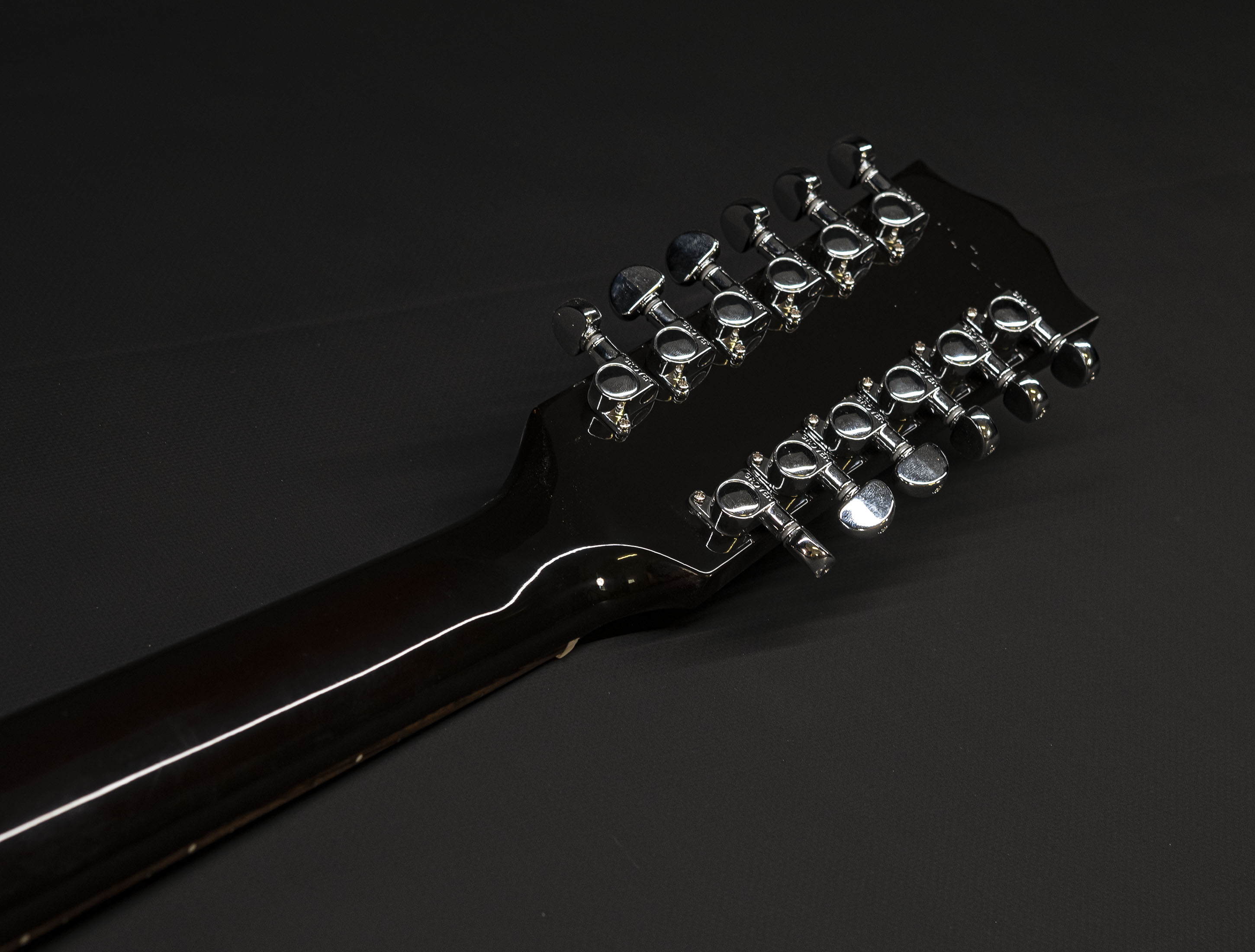 Show gallery (24 images) a118173-gibson-j-45-standard-12-string-vintage-sunburst