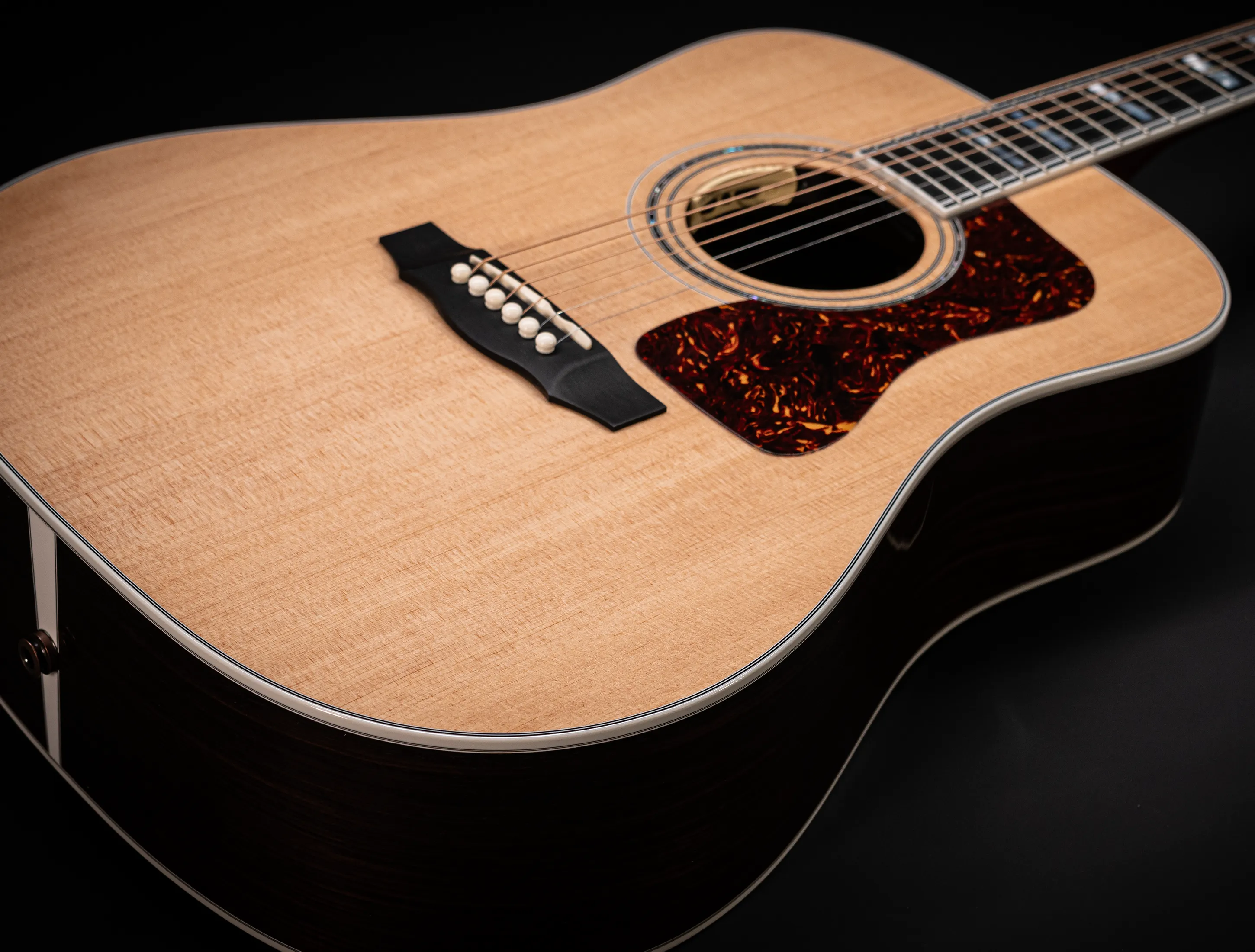 Galerie anzeigen (27 Bilder) a161207 Guild D-55E Natural L.R.Baggs USA