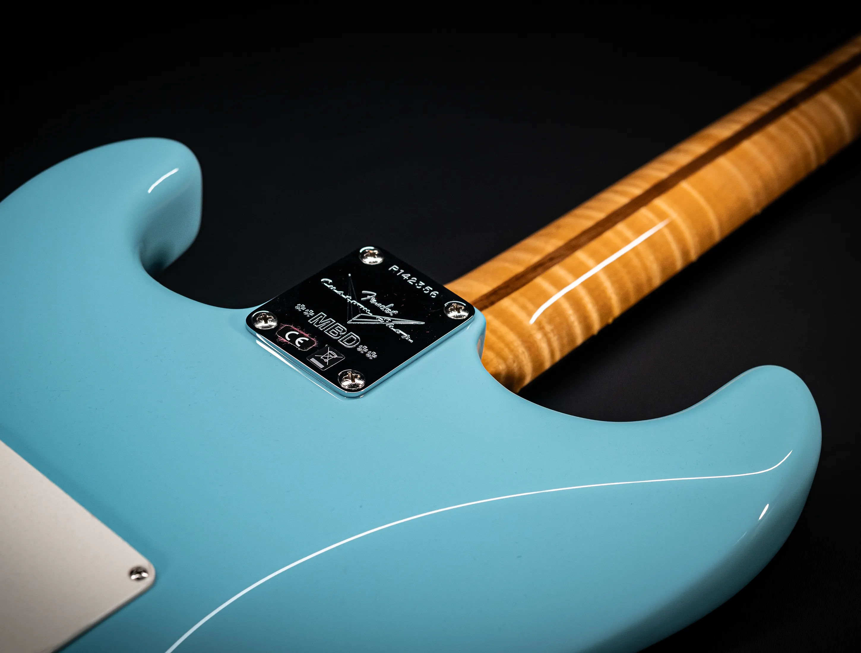 Fender MBD 1963 Stratocaster Prestige NOS flame Neck - Daphne Blue