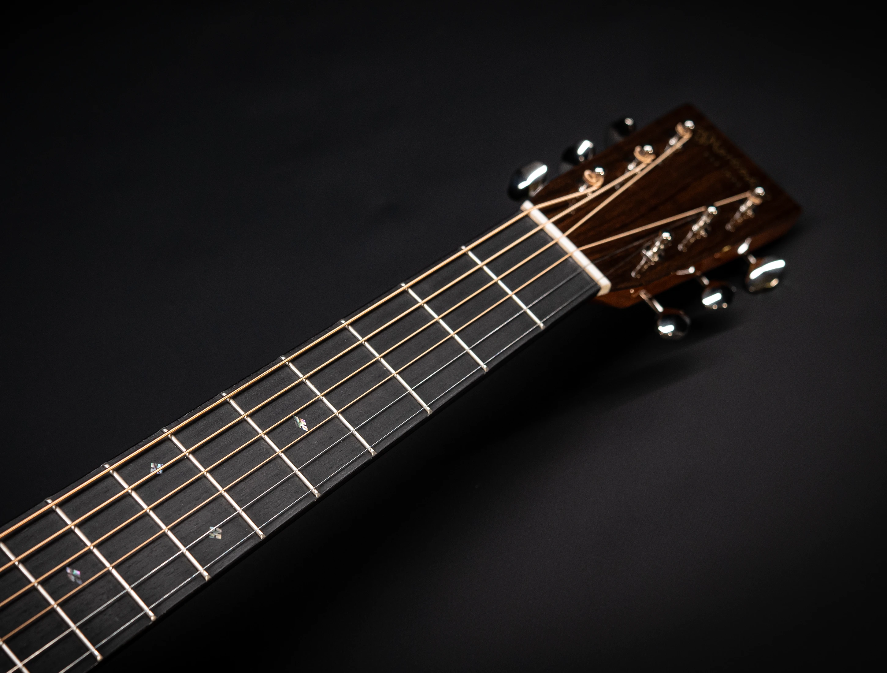 Galerie anzeigen (24 Bilder) a172405 Martin 000-28EC E LRB Eric Clapton - LR Baggs VTC Musikhaus-Hermann