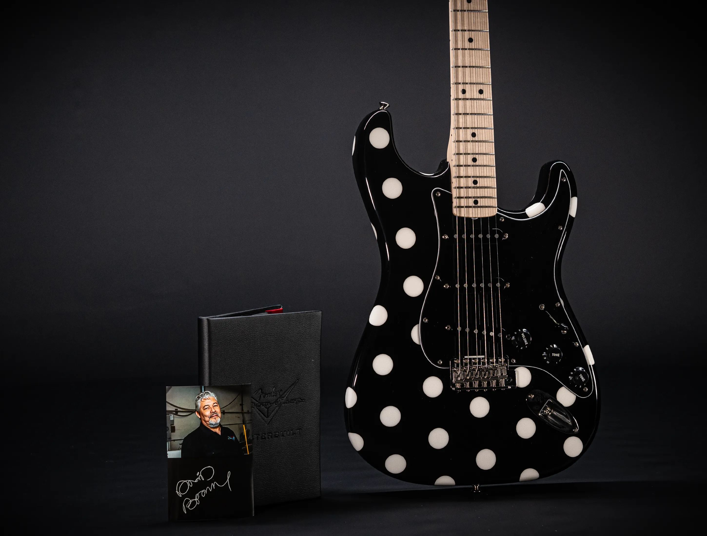 Fender Masterbuilt David Brown BUDDY GUY Polka Dot Stratocaster
