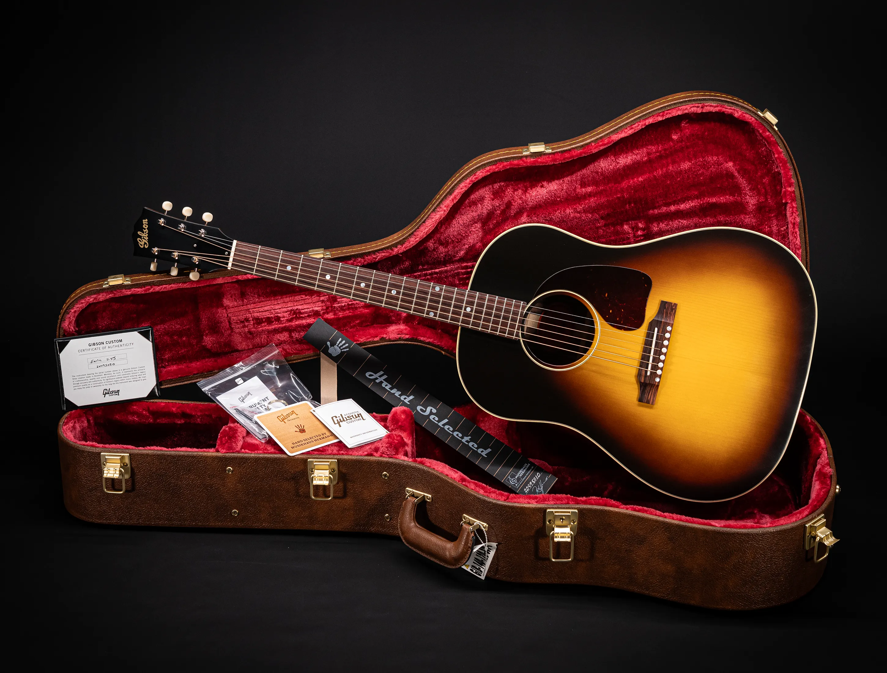 Show gallery (30 images) a175802-Gibson-J-45-Rosewood-EARLY-50s-Golden-Era-Custom-Shop-Adirondack-Vintage-Sunburst-Musikhaus-Hermann-