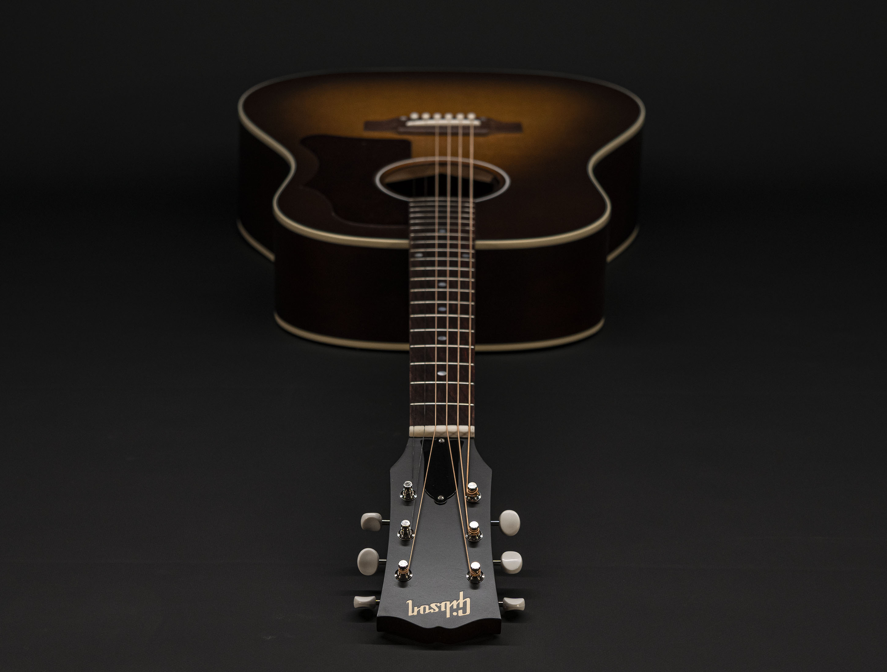 Show gallery (25 images) a121278 gibson-j-45-50s-faded-vintage-sunburst
