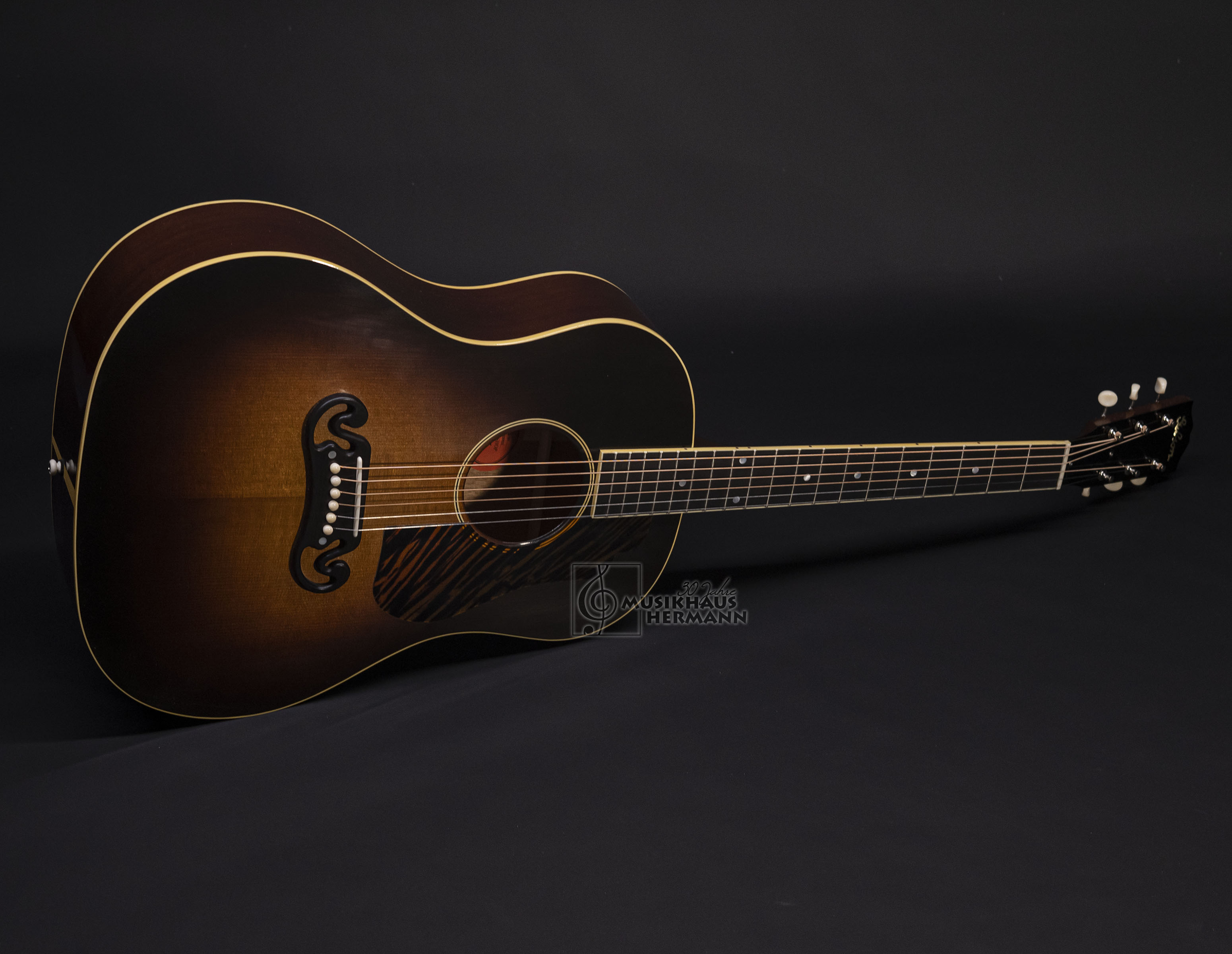 Galerie anzeigen (16 Bilder) a8-8200 gibson-1939-j-55-faded-vintage-sunburst