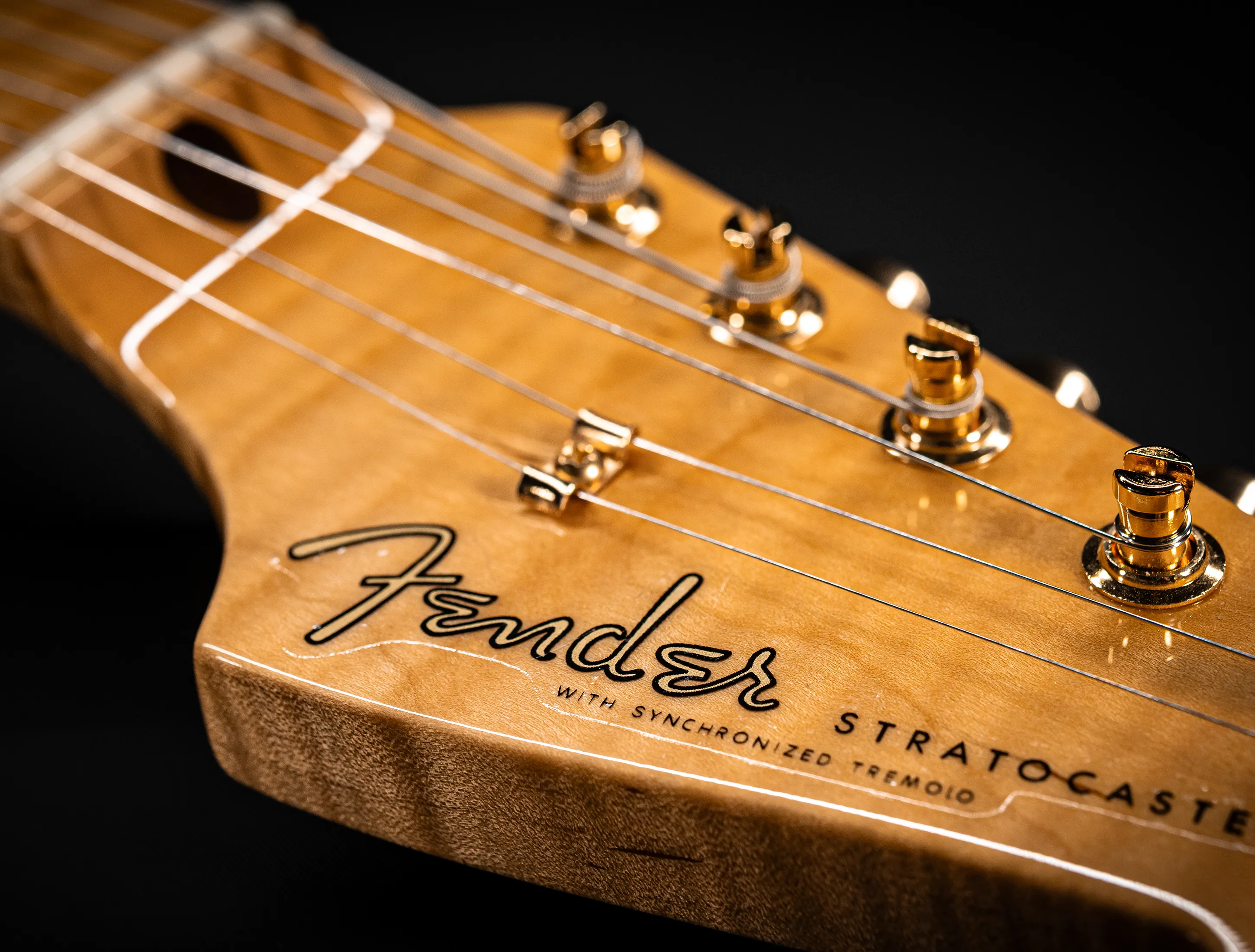 Fender 70th Anniversary Limited Stratocaster NOS Mastergrade Flame AAAA Neck - Aztec Gold