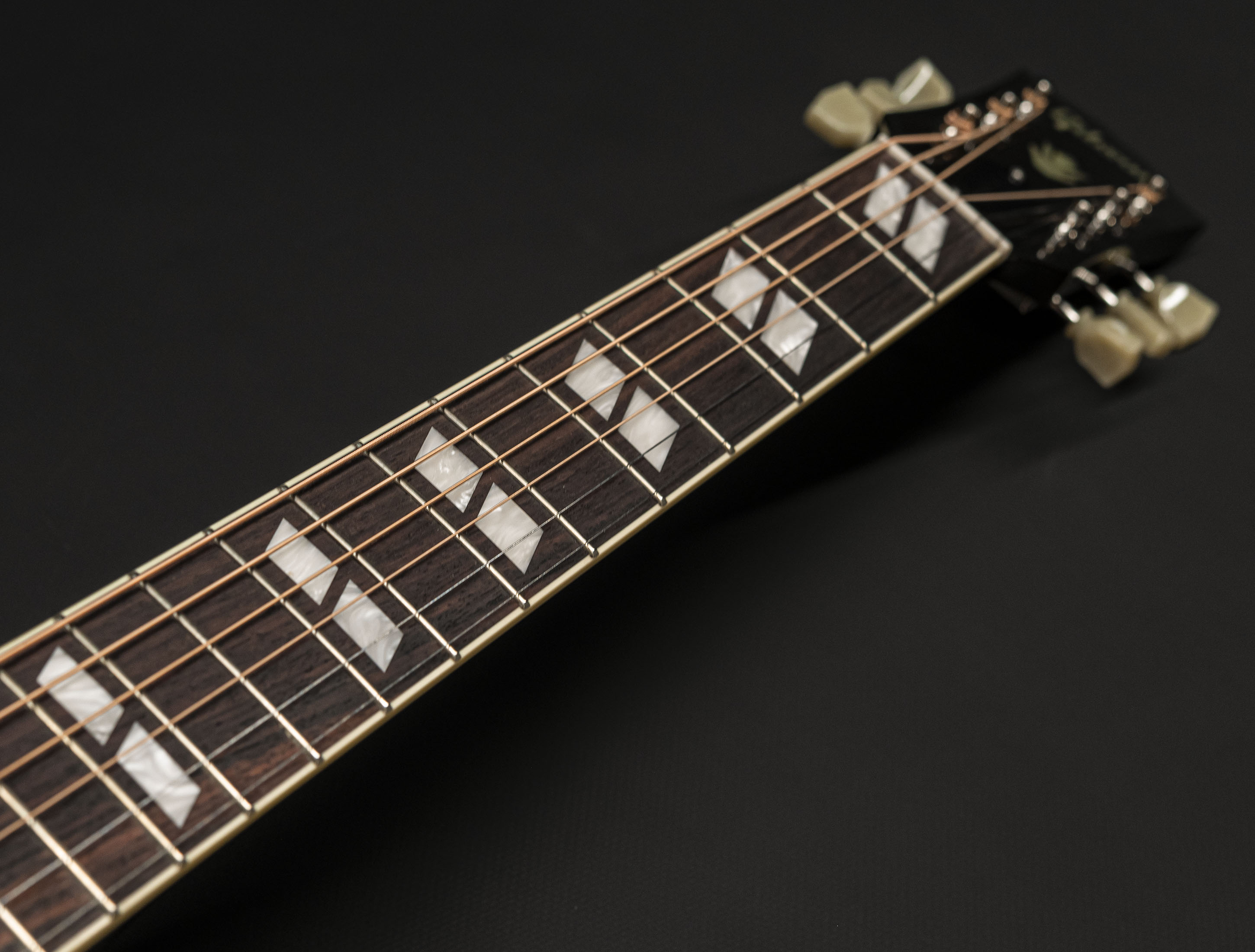 Show gallery (24 images) a119815gibson-nathaniel-rateliff-lg-2-western
