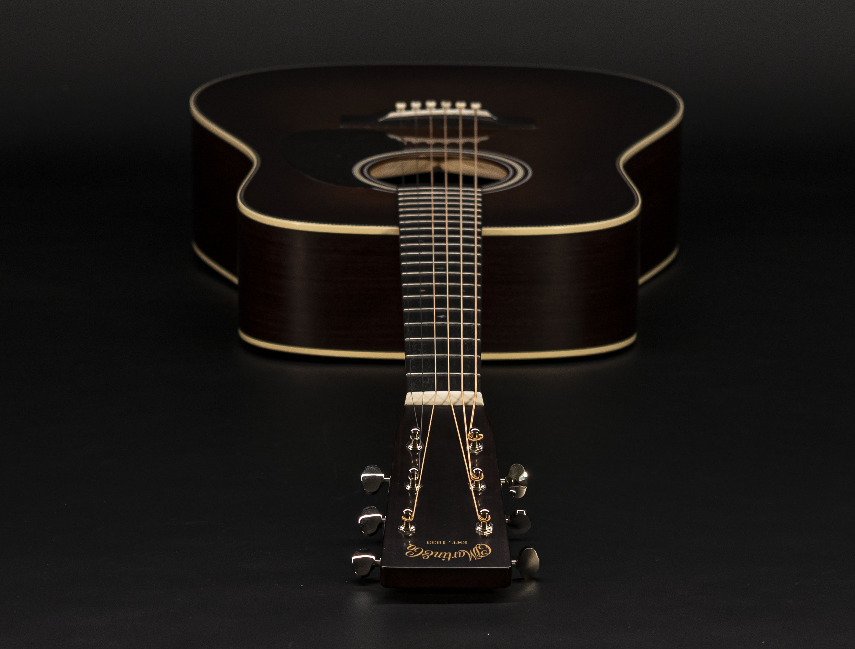 Show gallery (24 images) a113020-martin-custom-shop-d-28-authentic-1937-vintage-low-gloss-ambertone-burst