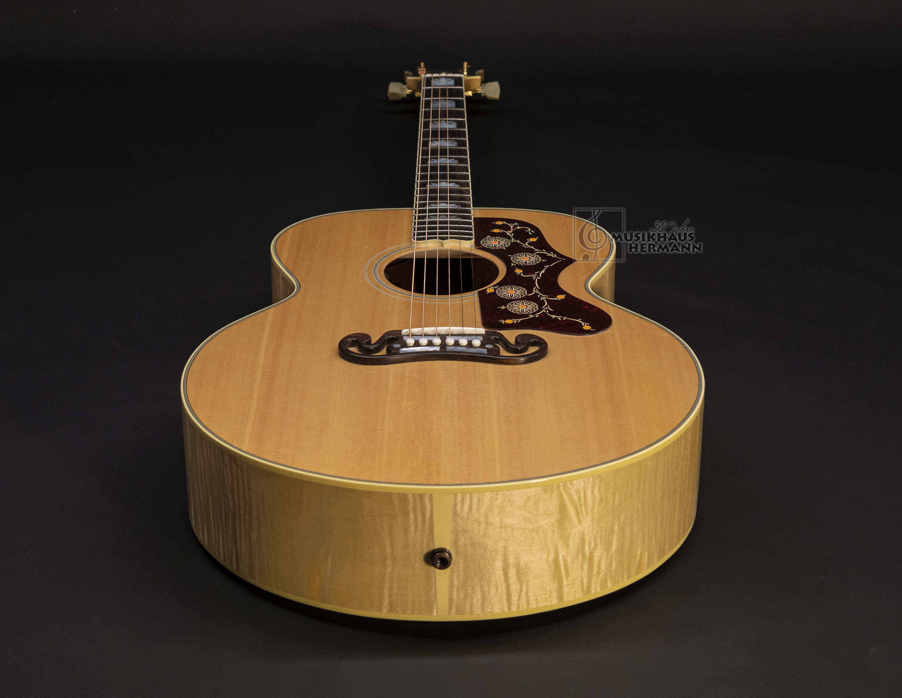 Show gallery (15 images) a8-6865-gibson-sj-200-original-an-antique-natural