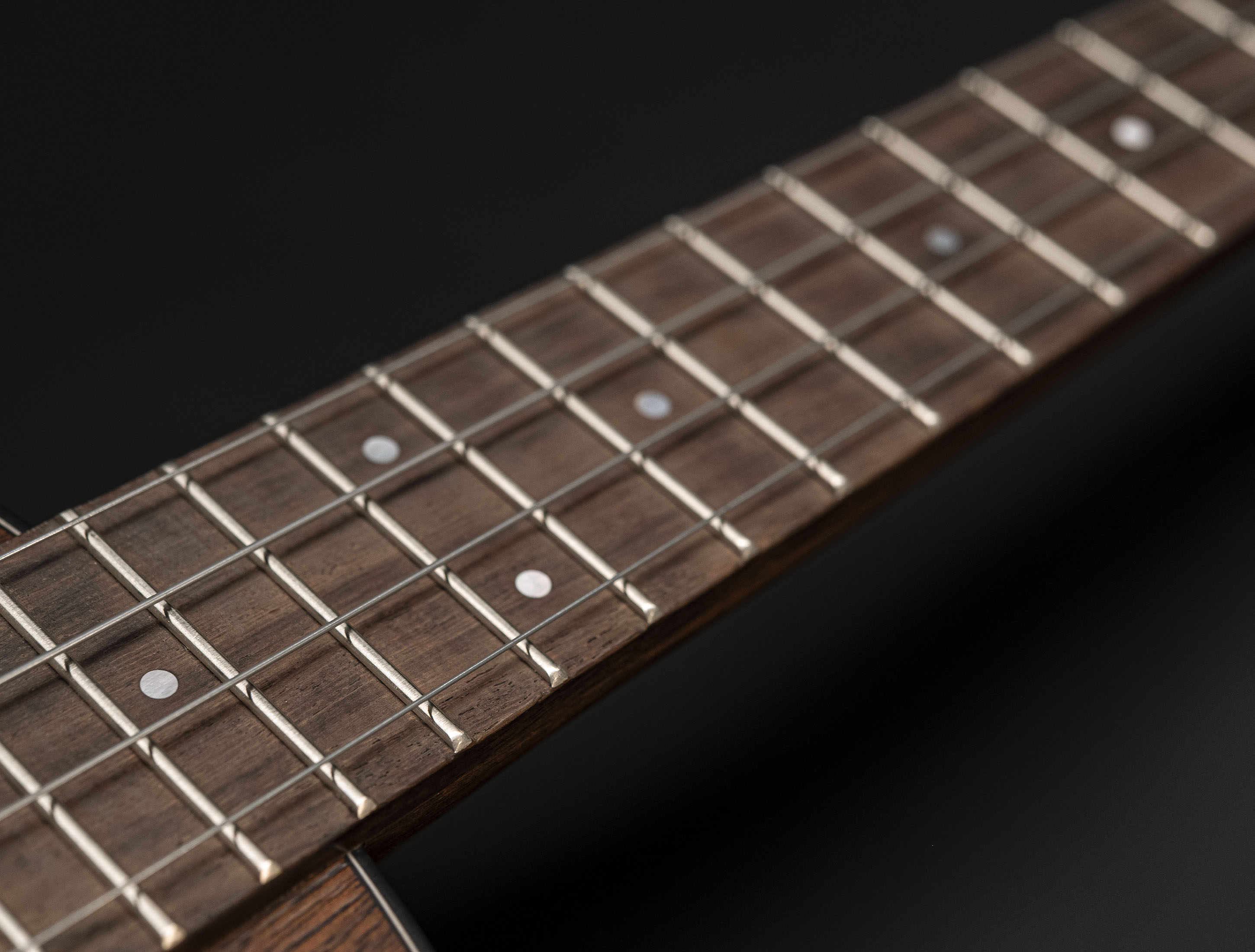 Galerie anzeigen (18 Bilder) a133438 martin-1t-iz-tenor-uke