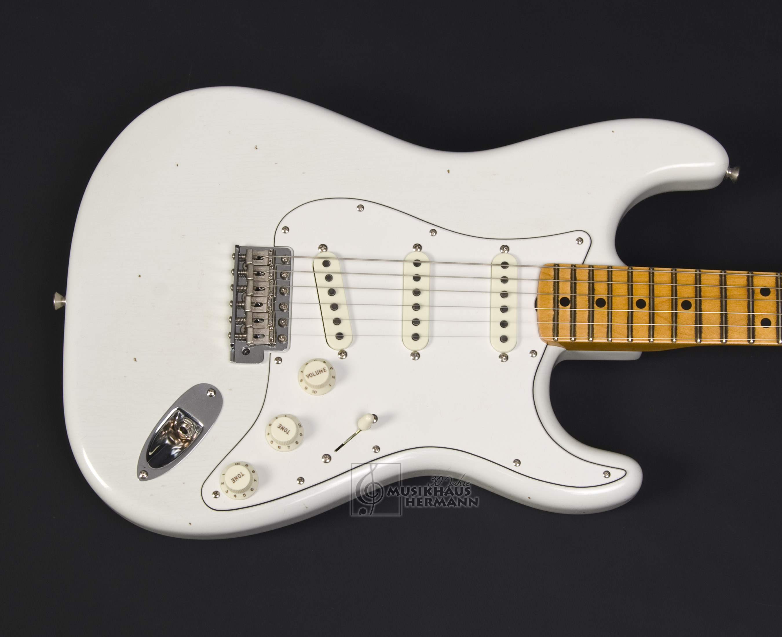 Show gallery (11 images) a6-7786 fender-jimi-hendrix-voodoo-child-stratocaster-olympic-white