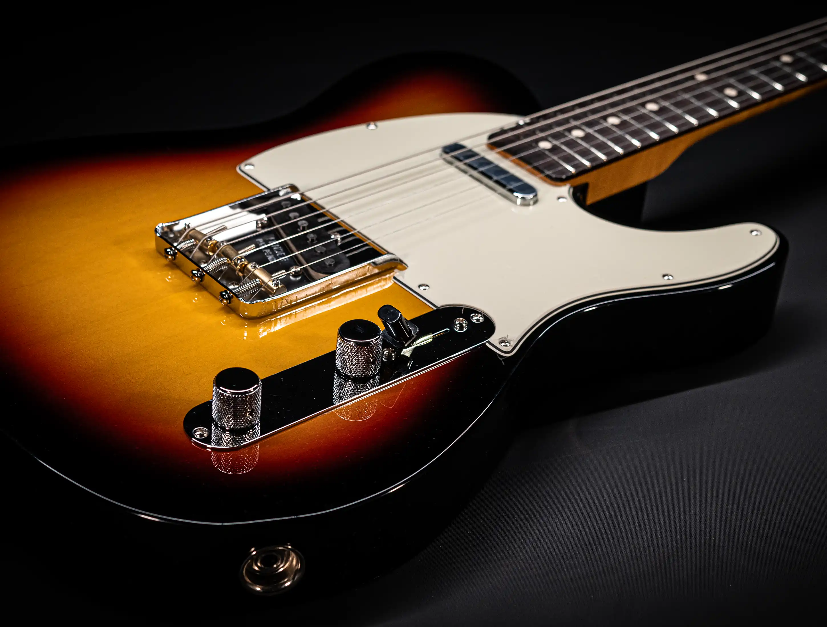 a154585 Fender-MBD-Limited-1963-Telecaster-Timeless-NOS-flame-Neck-Sunburst