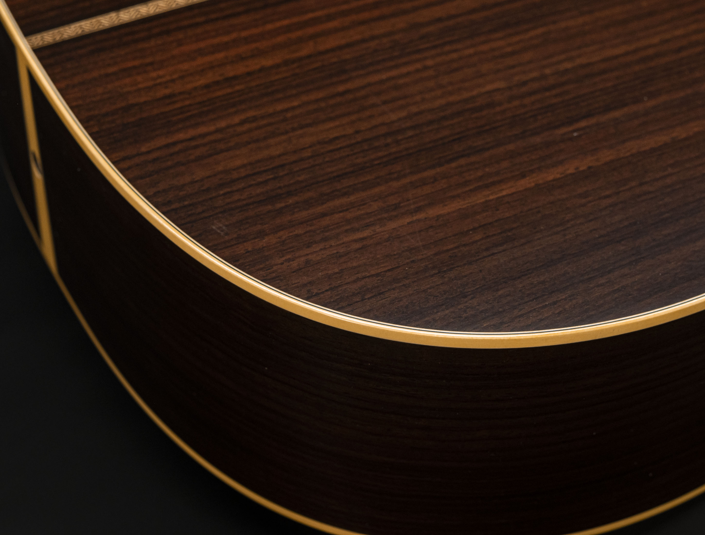 Show gallery (29 images) a137030 martin-custom-shop-000-28-authentic-1937-vintage-low-gloss-ambertone-burst-stage-1-aging