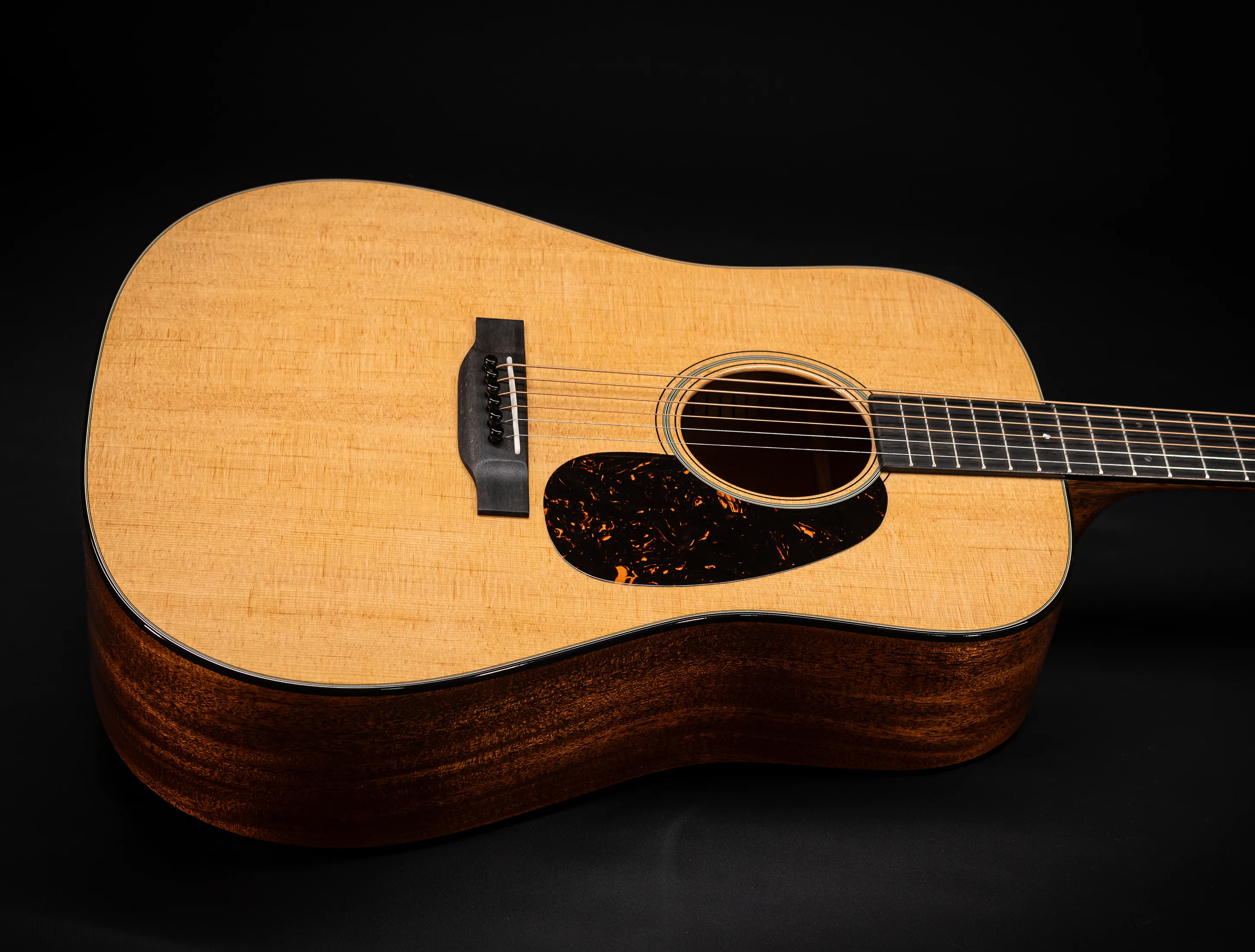a172456 Martin D-18 Standard Refresh NEW 2025 Musikhaus-Hermann
