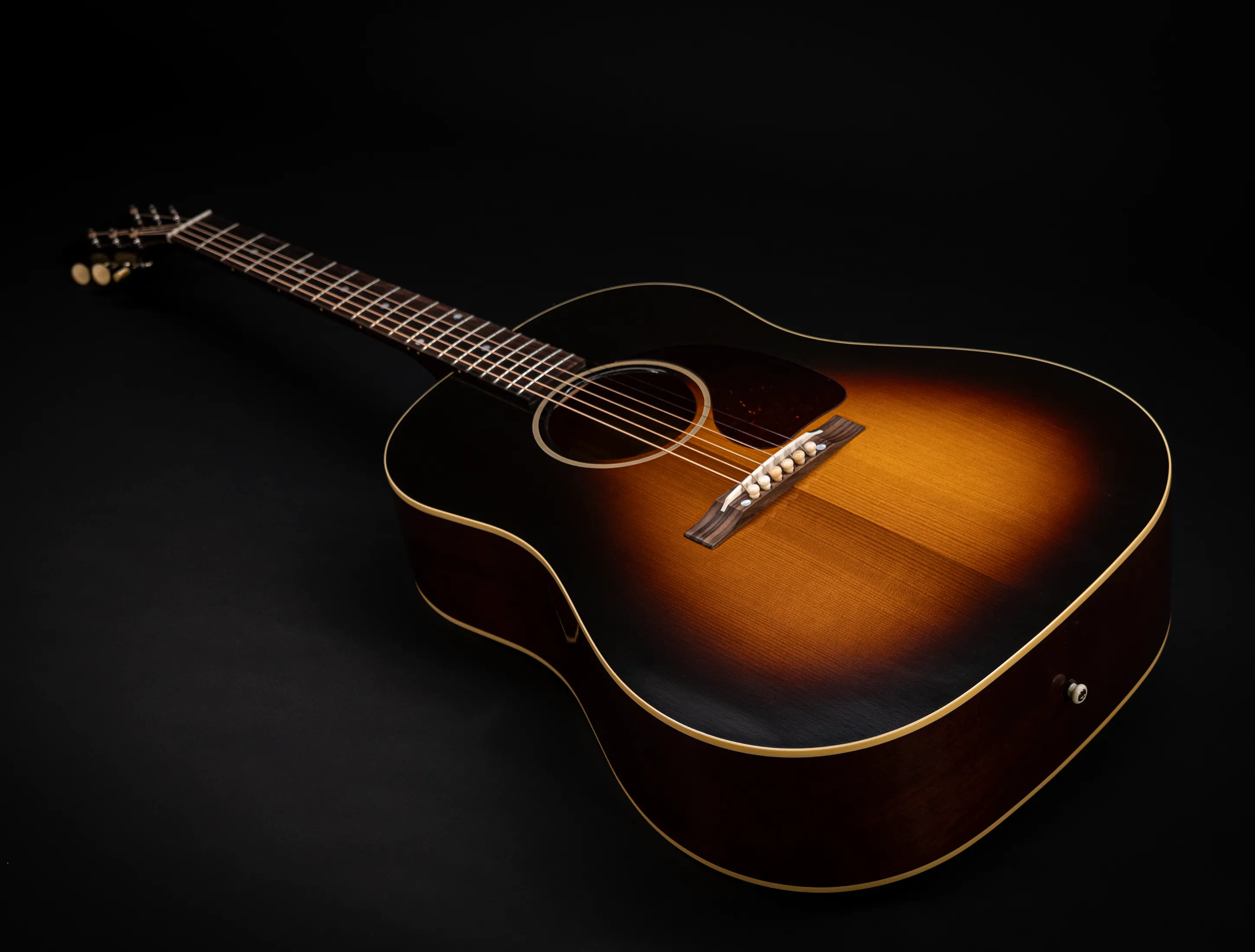 Galerie anzeigen (21 Bilder) a165399 Gibson J-45 1942 Banner - Vintage Sunburst