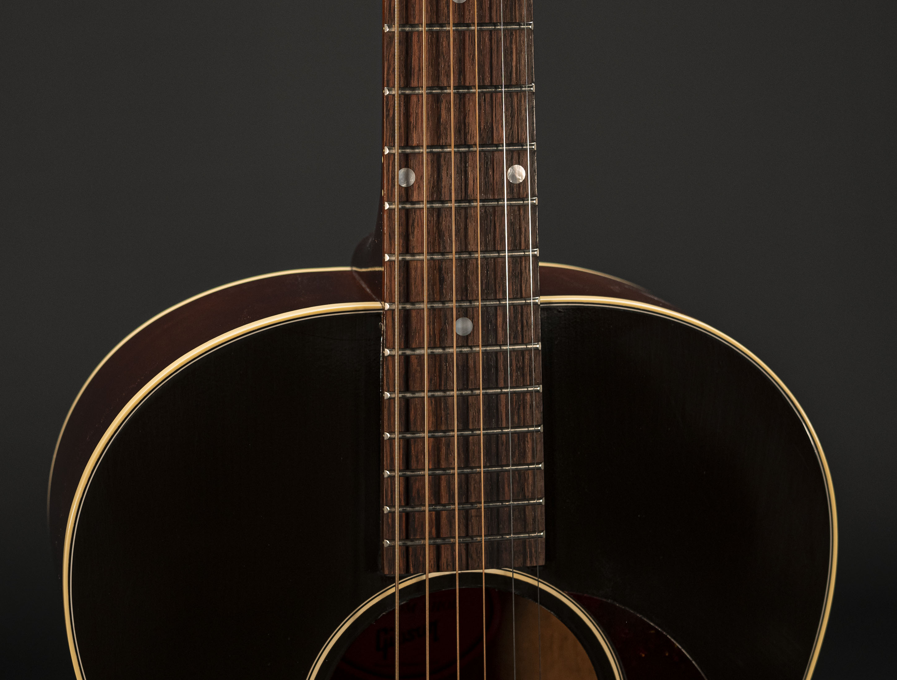 Show gallery (24 images) a133384 gibson-lg-2-1942-banner-vintage-sunburst