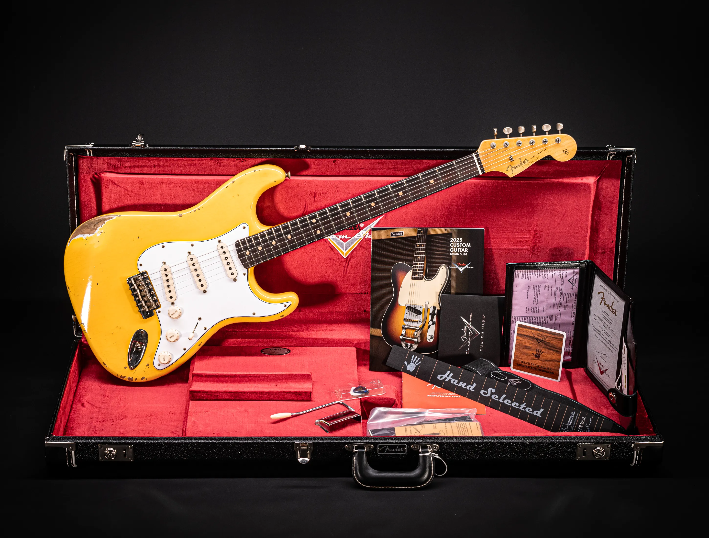 Fender MBD 1963 Stratocaster Between Relic & Heavy Relic - Aged Graffity Yellow